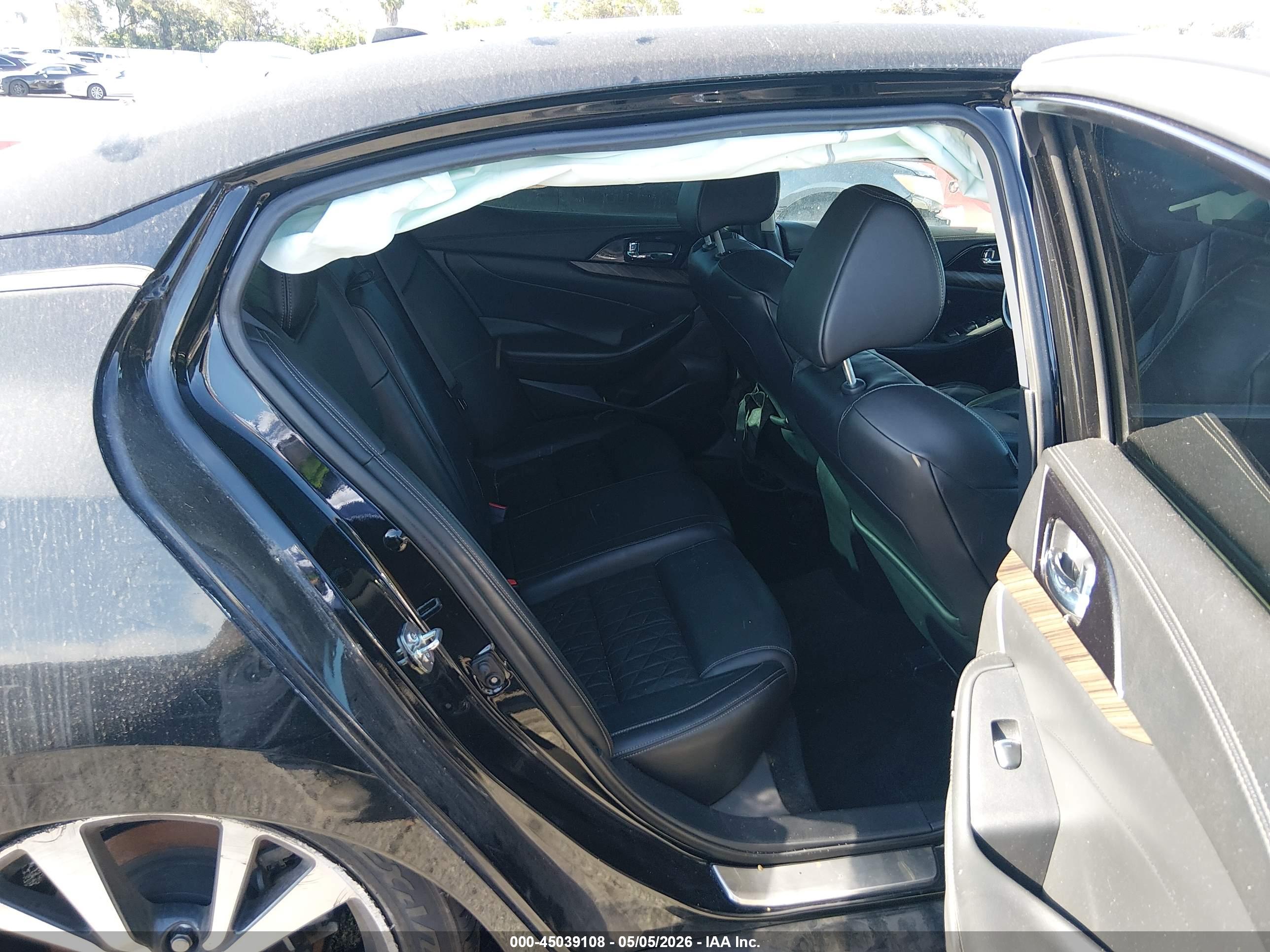 NISSAN MAXIMA image 8