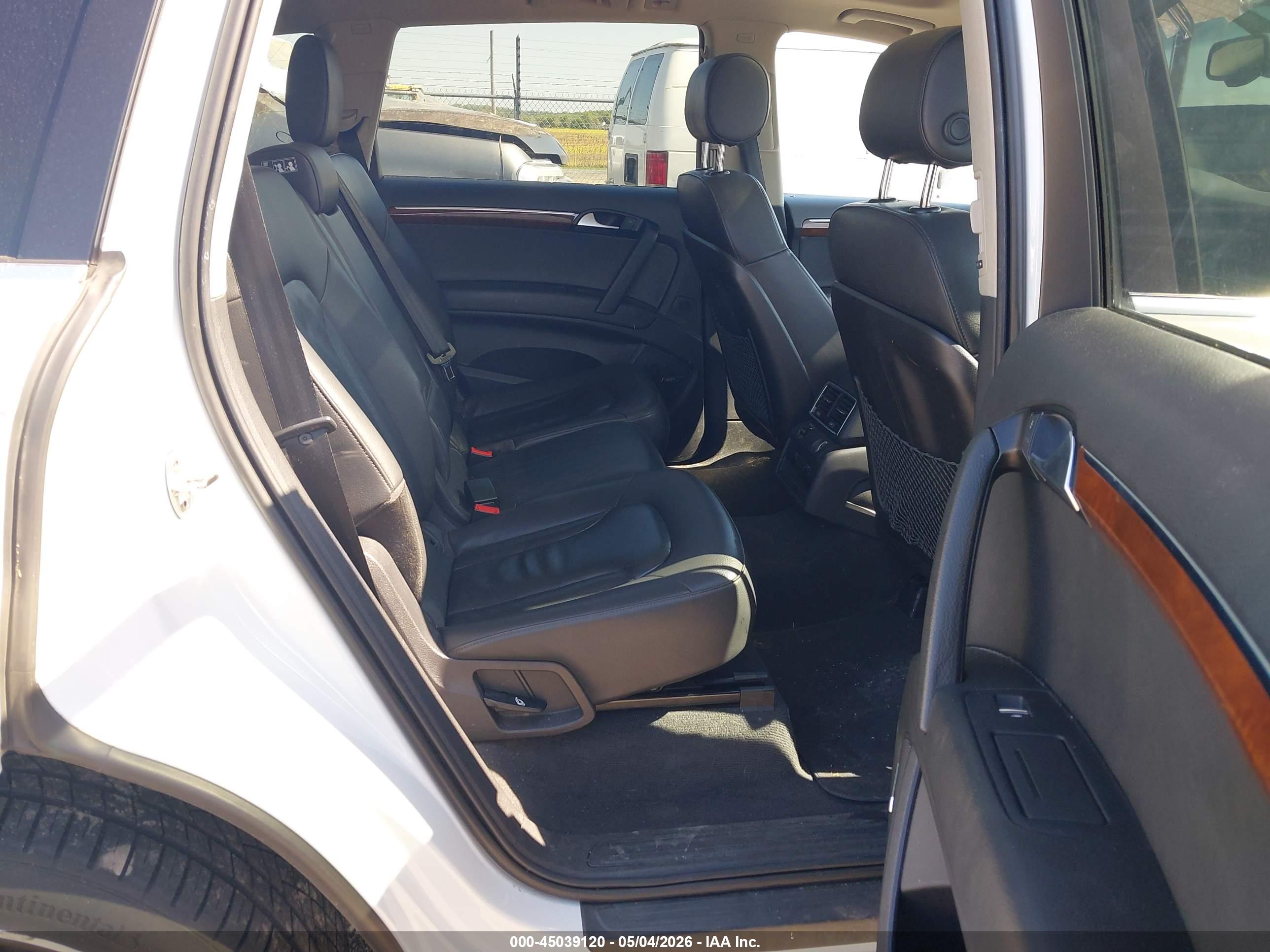 AUDI Q7 image 8