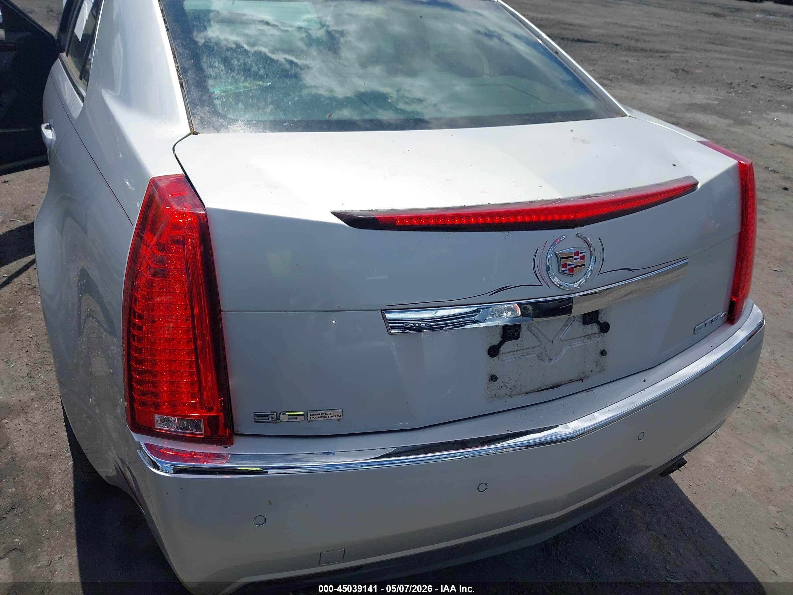 CADILLAC CTS image 6