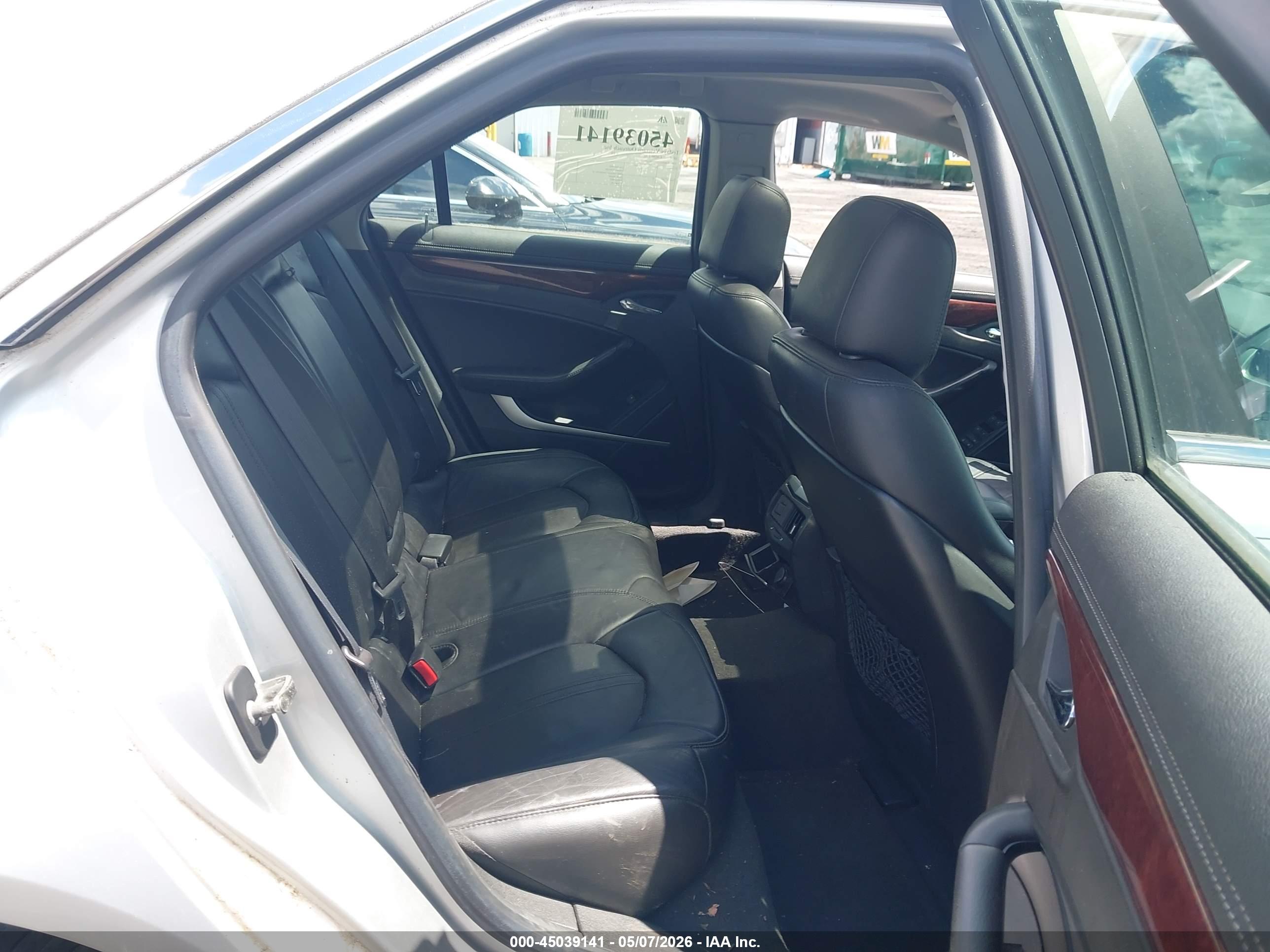 CADILLAC CTS image 8