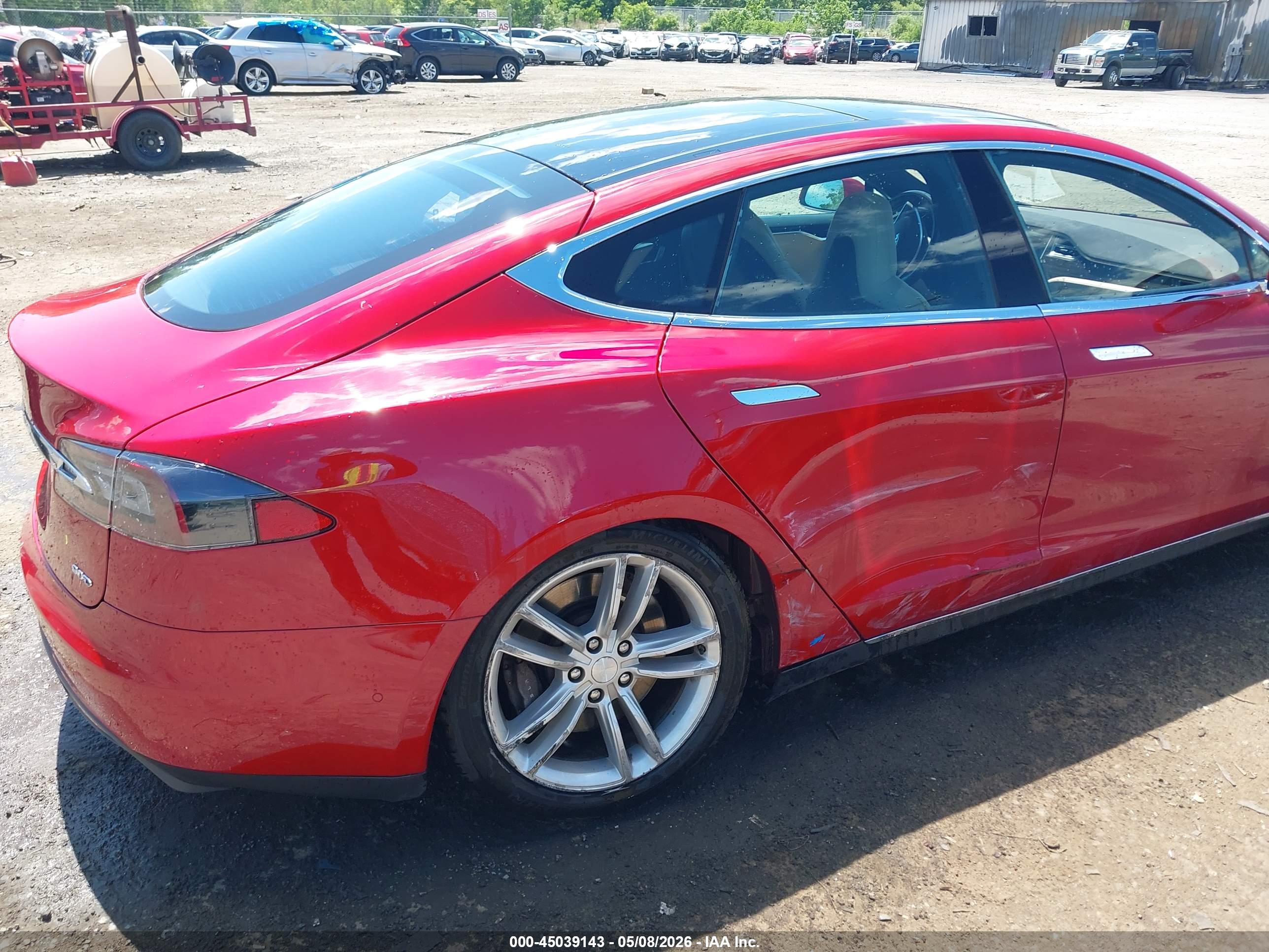 TESLA MODEL image 6