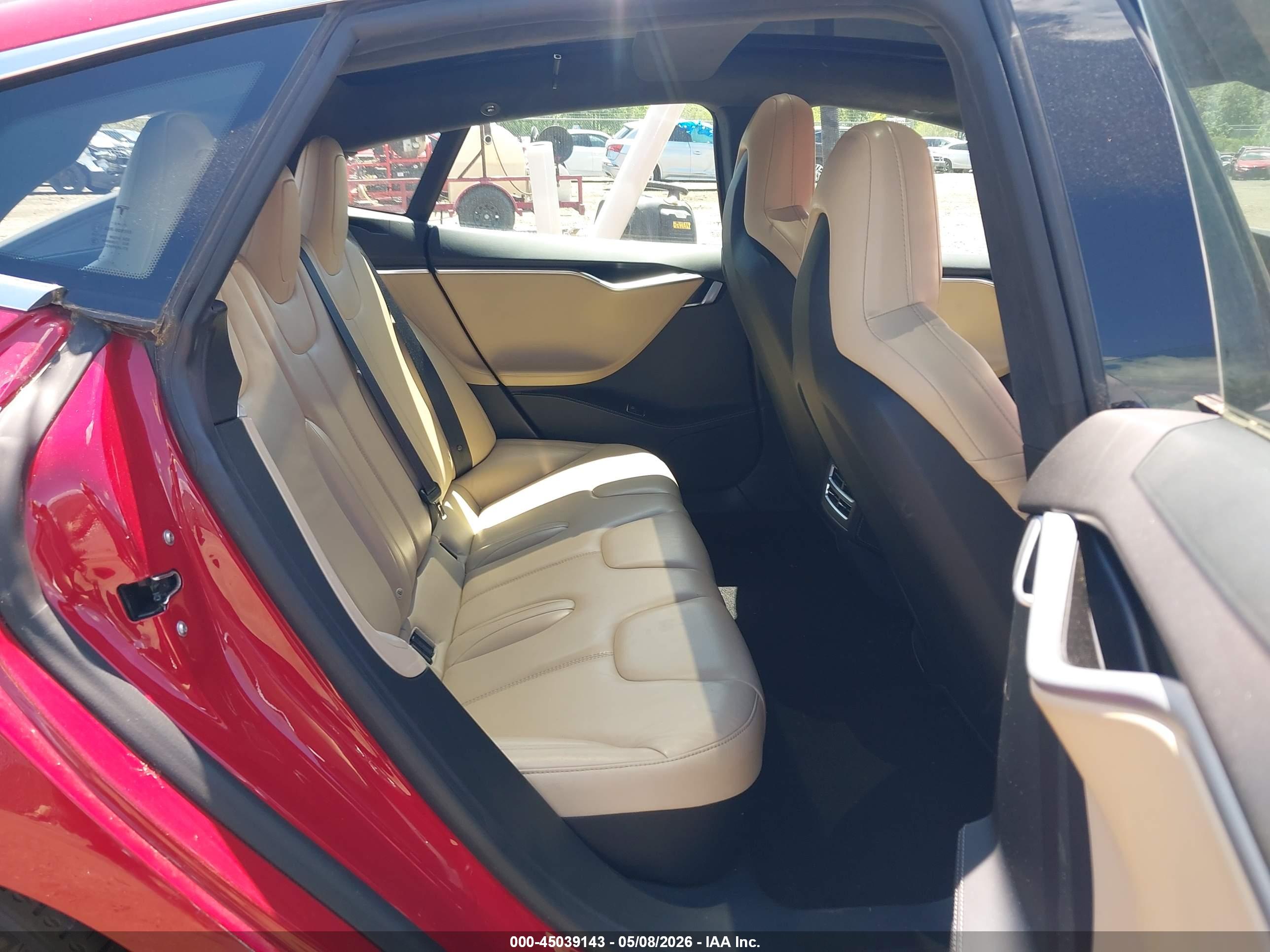 TESLA MODEL image 8
