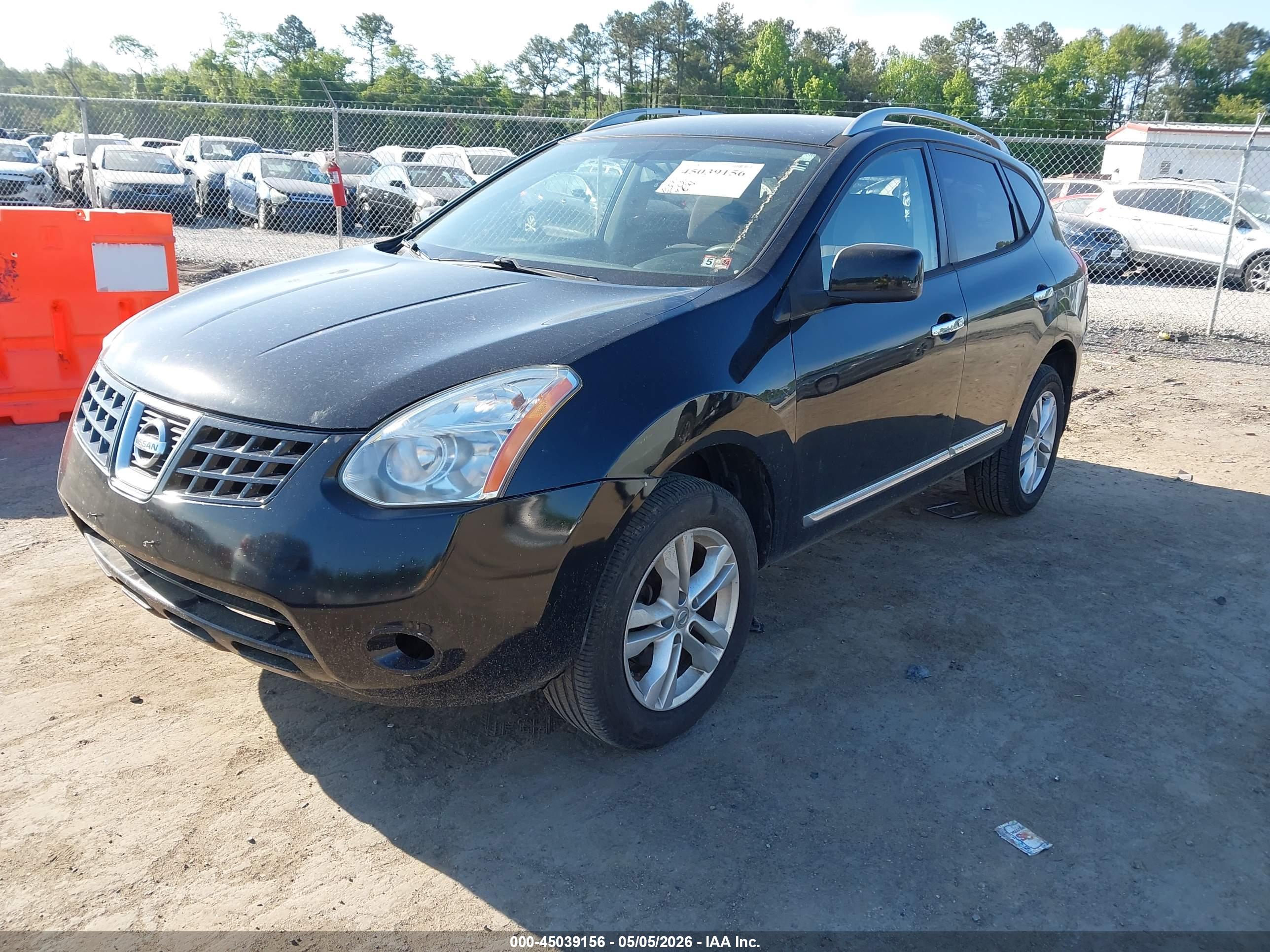 NISSAN ROGUE image 2