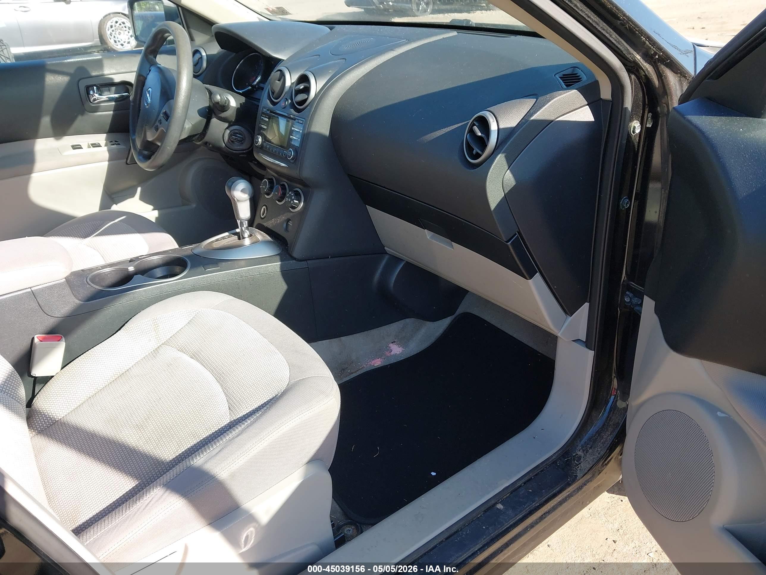 NISSAN ROGUE image 5