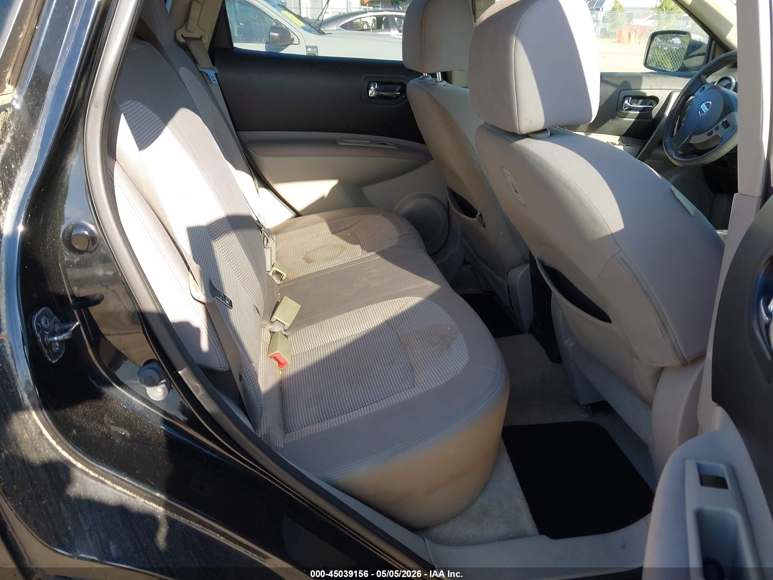 NISSAN ROGUE image 8