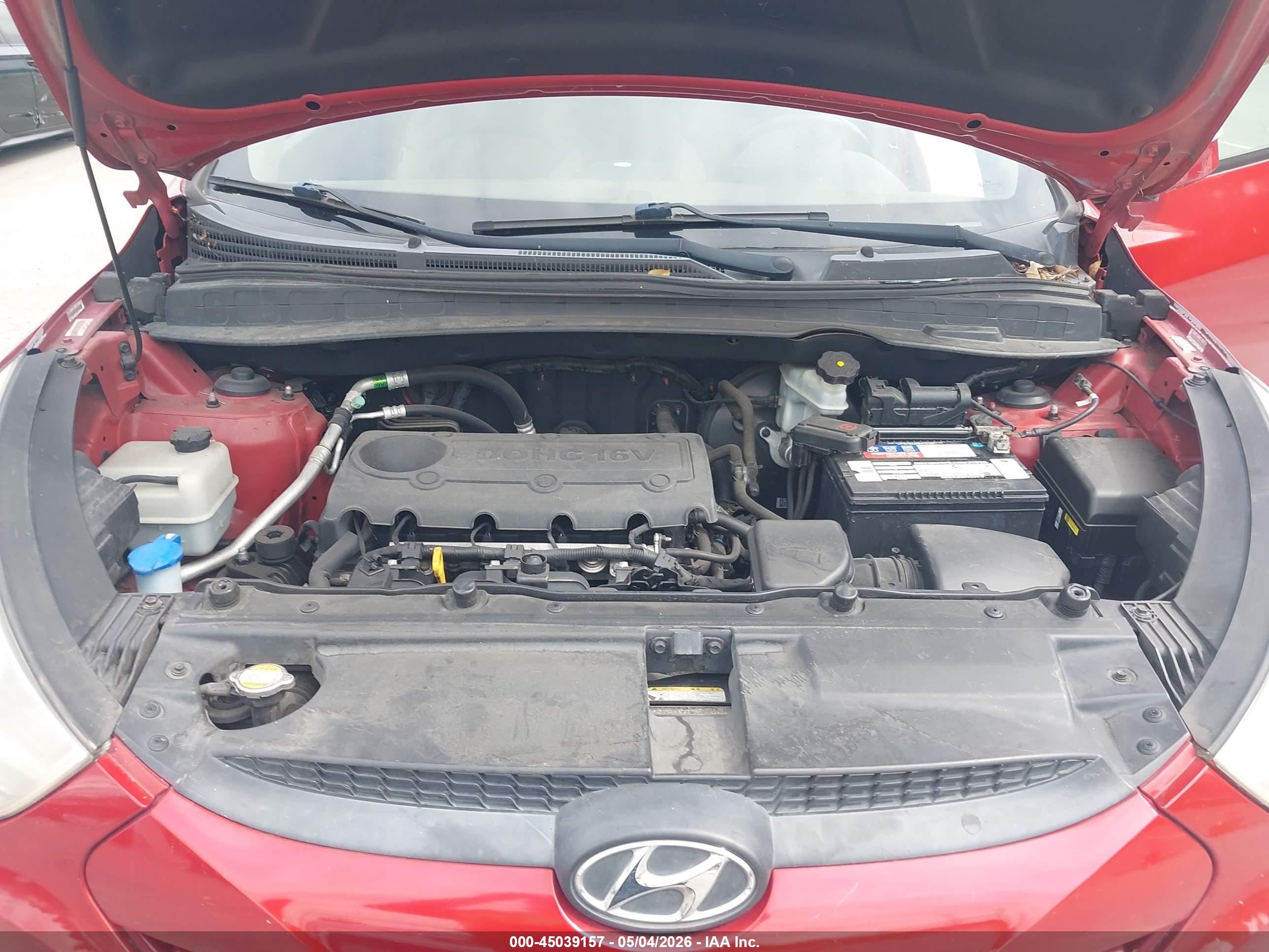 HYUNDAI TUCSON image 10