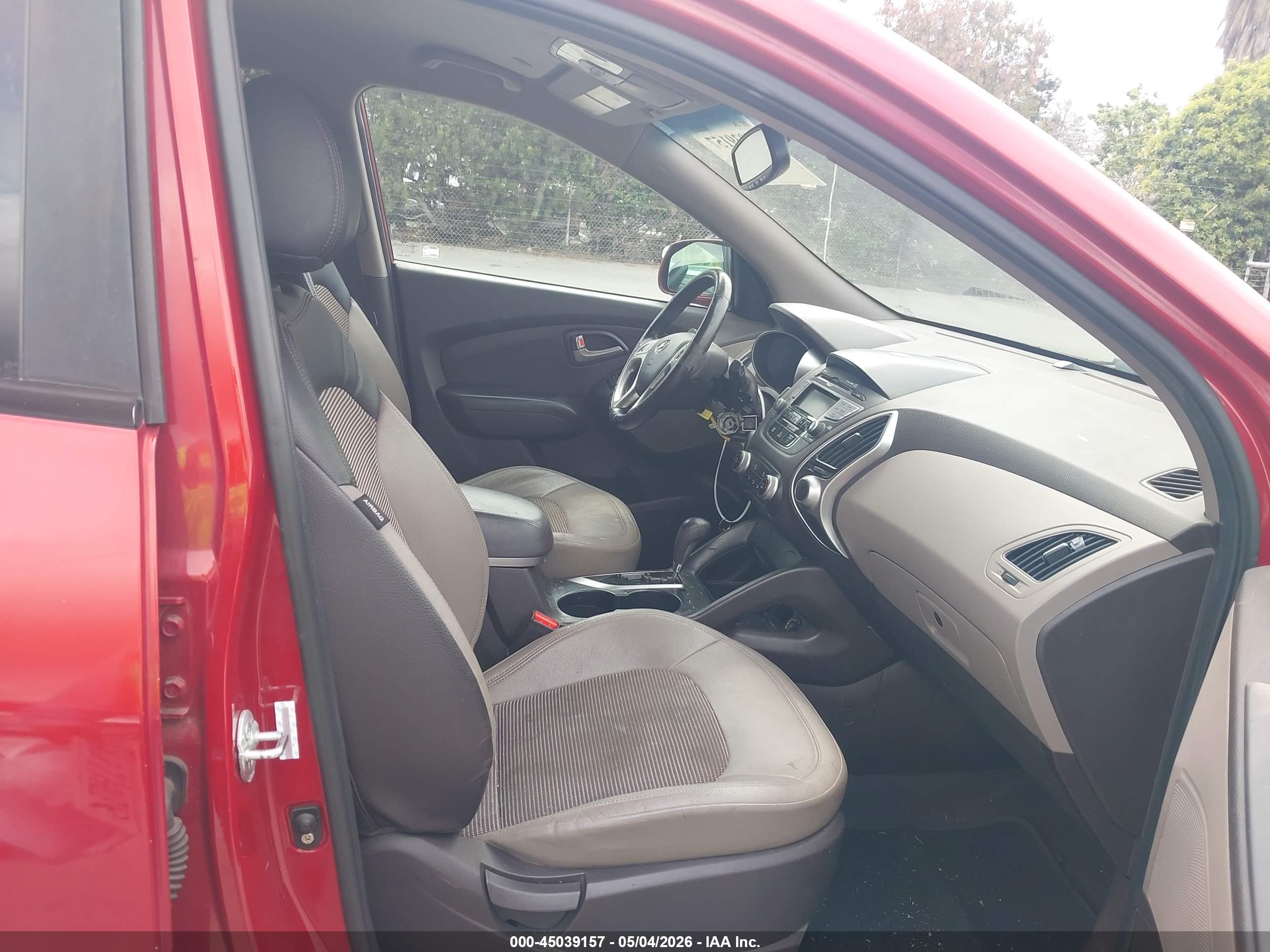 HYUNDAI TUCSON image 5
