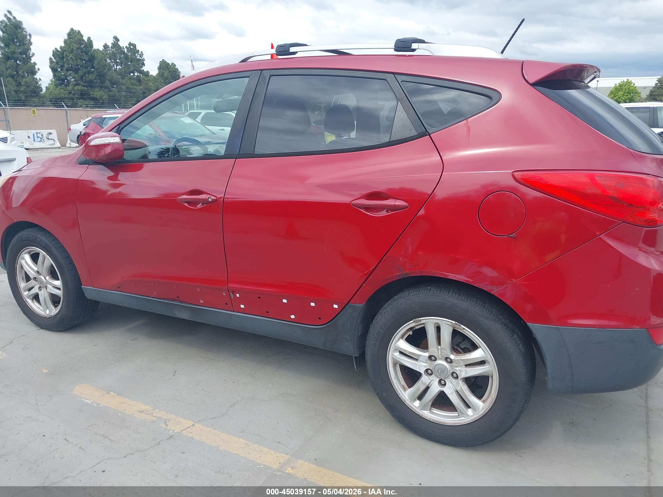 HYUNDAI TUCSON image 6