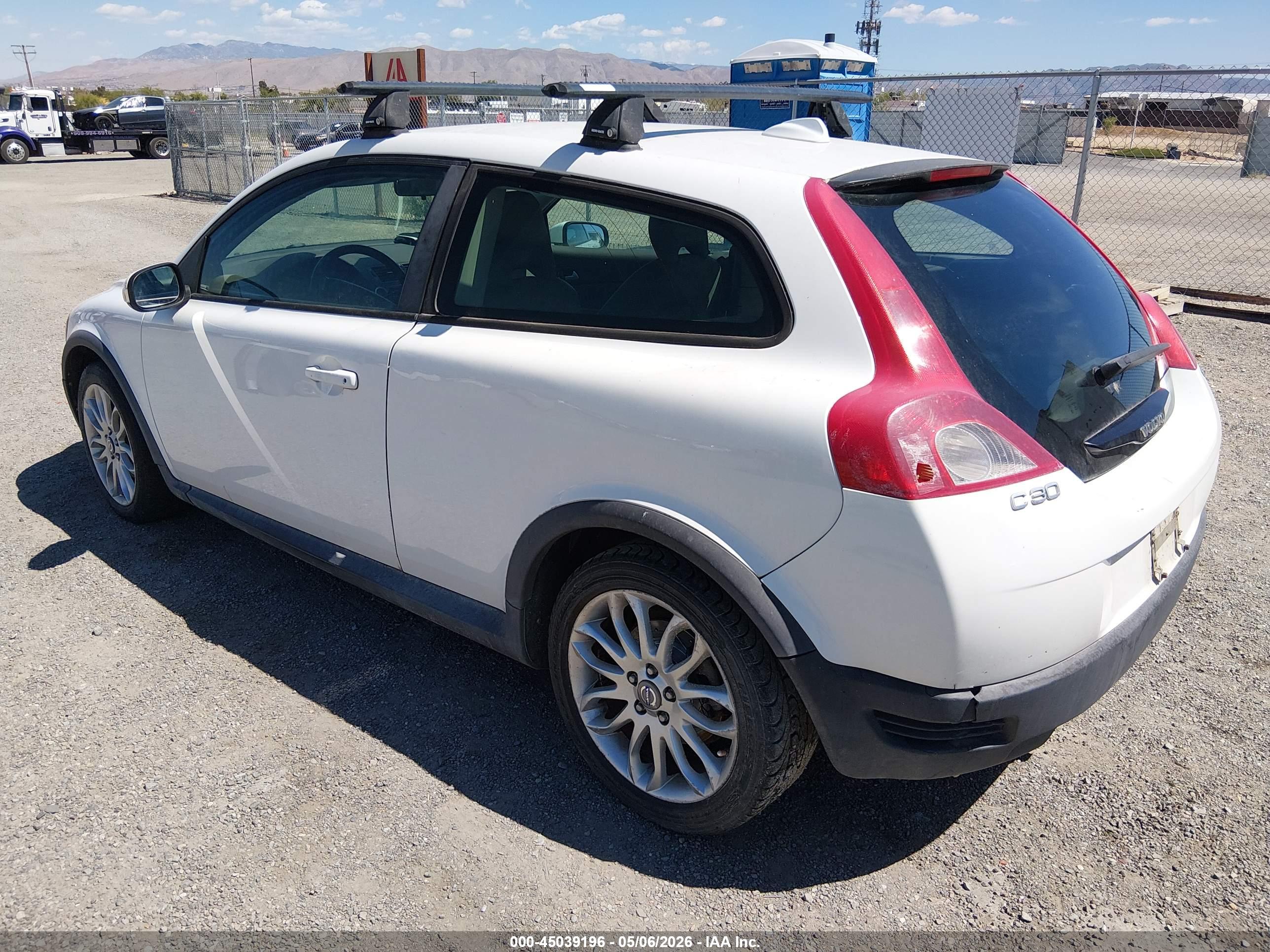 VOLVO C30 image 3