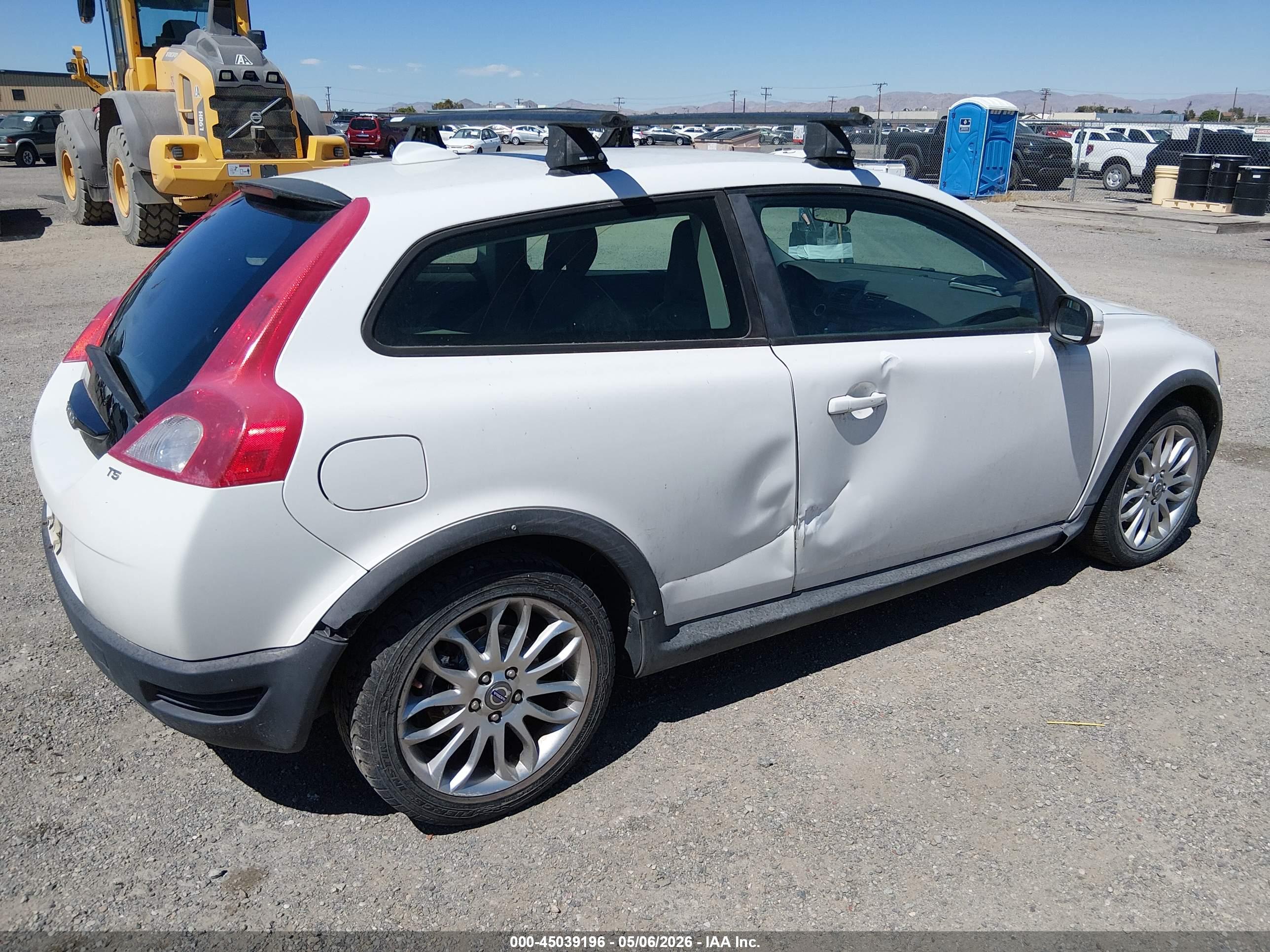 VOLVO C30 image 4