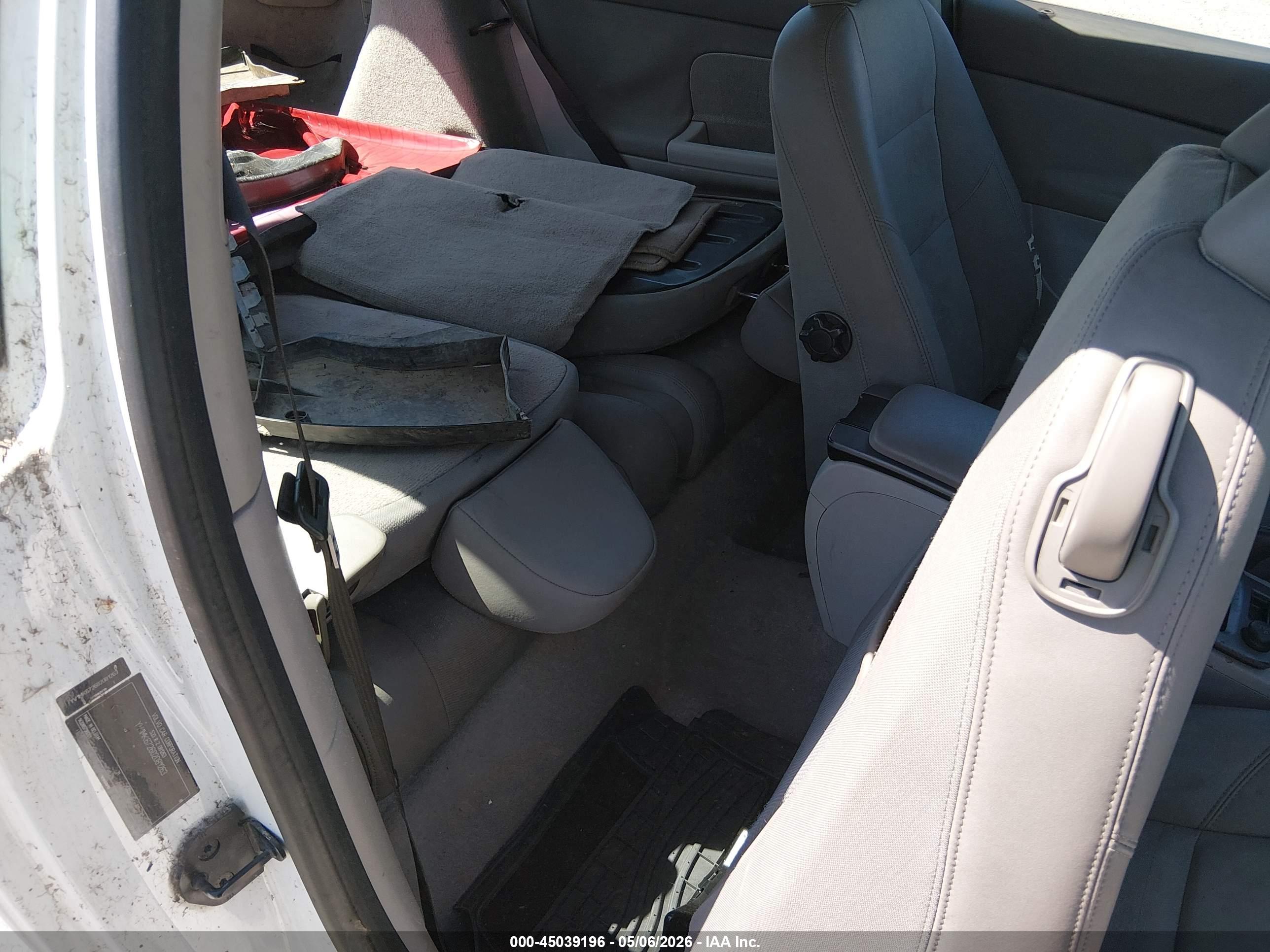 VOLVO C30 image 8