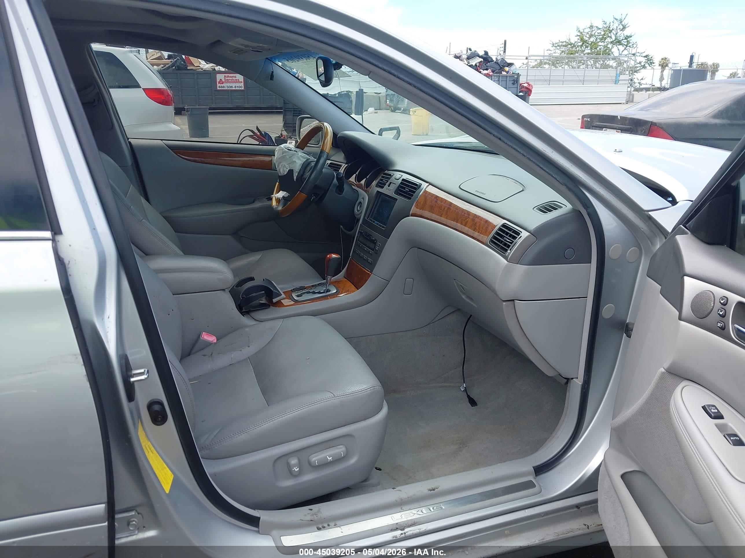 LEXUS ES image 5