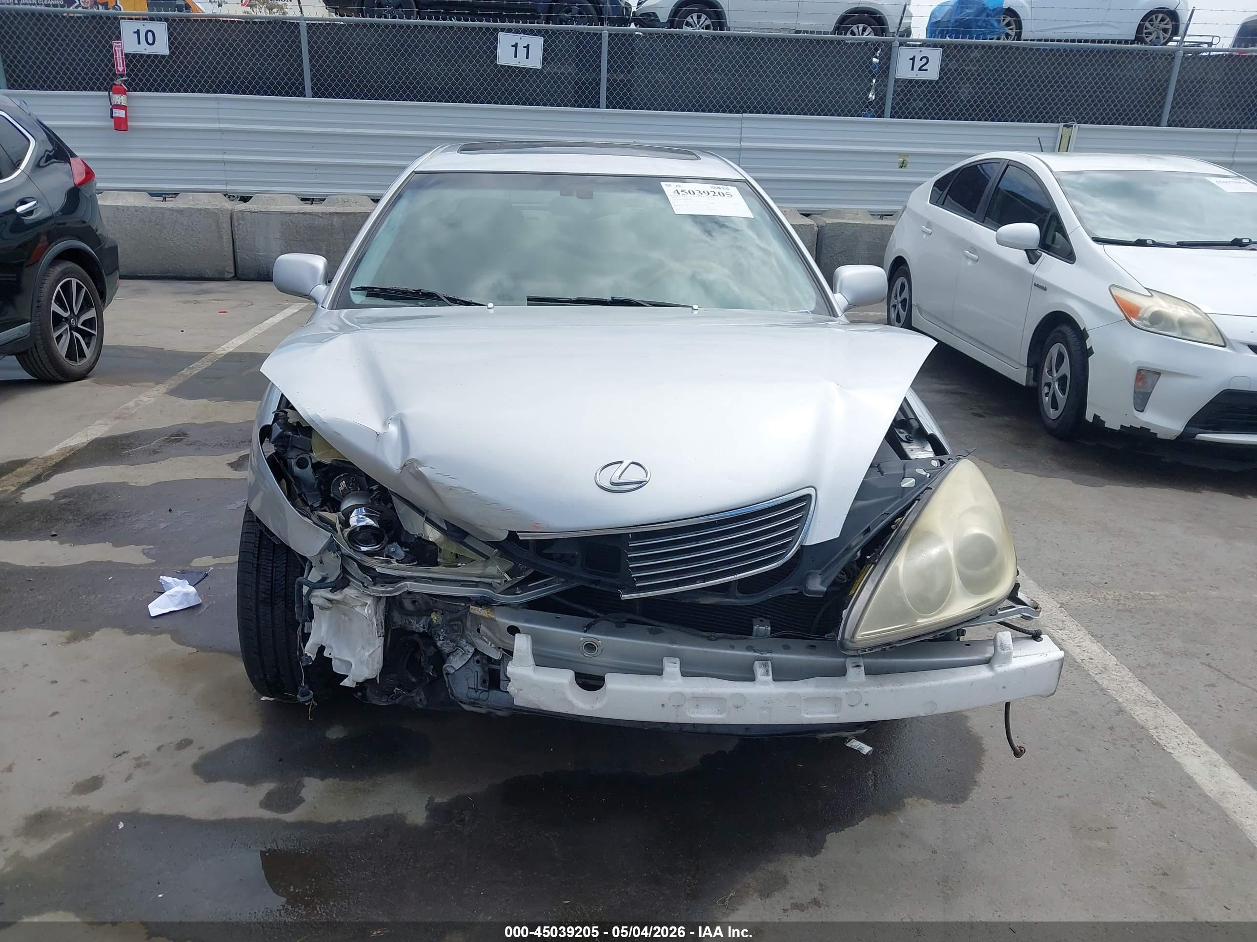LEXUS ES image 6