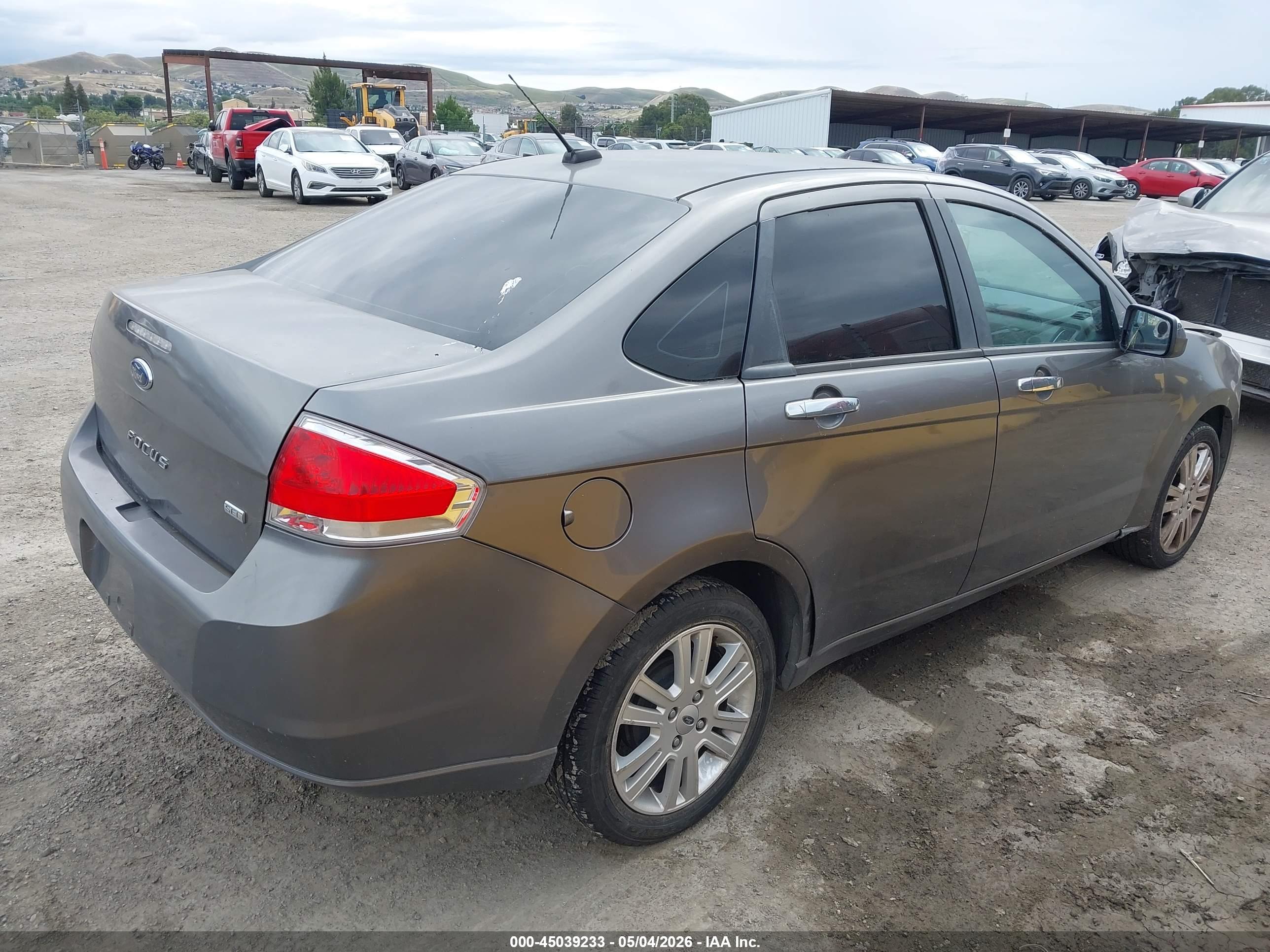 FORD FOCUS image 4