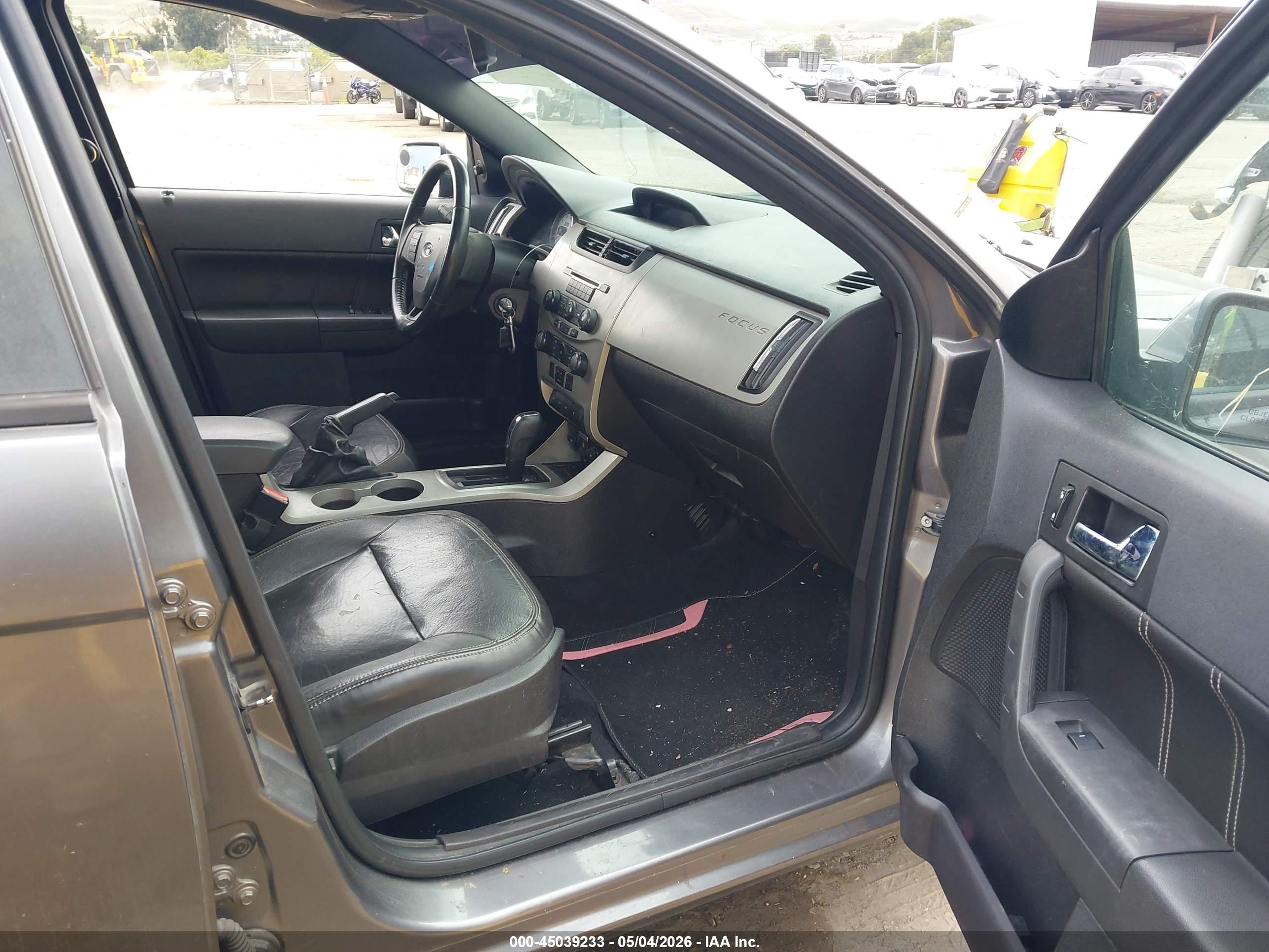 FORD FOCUS image 5