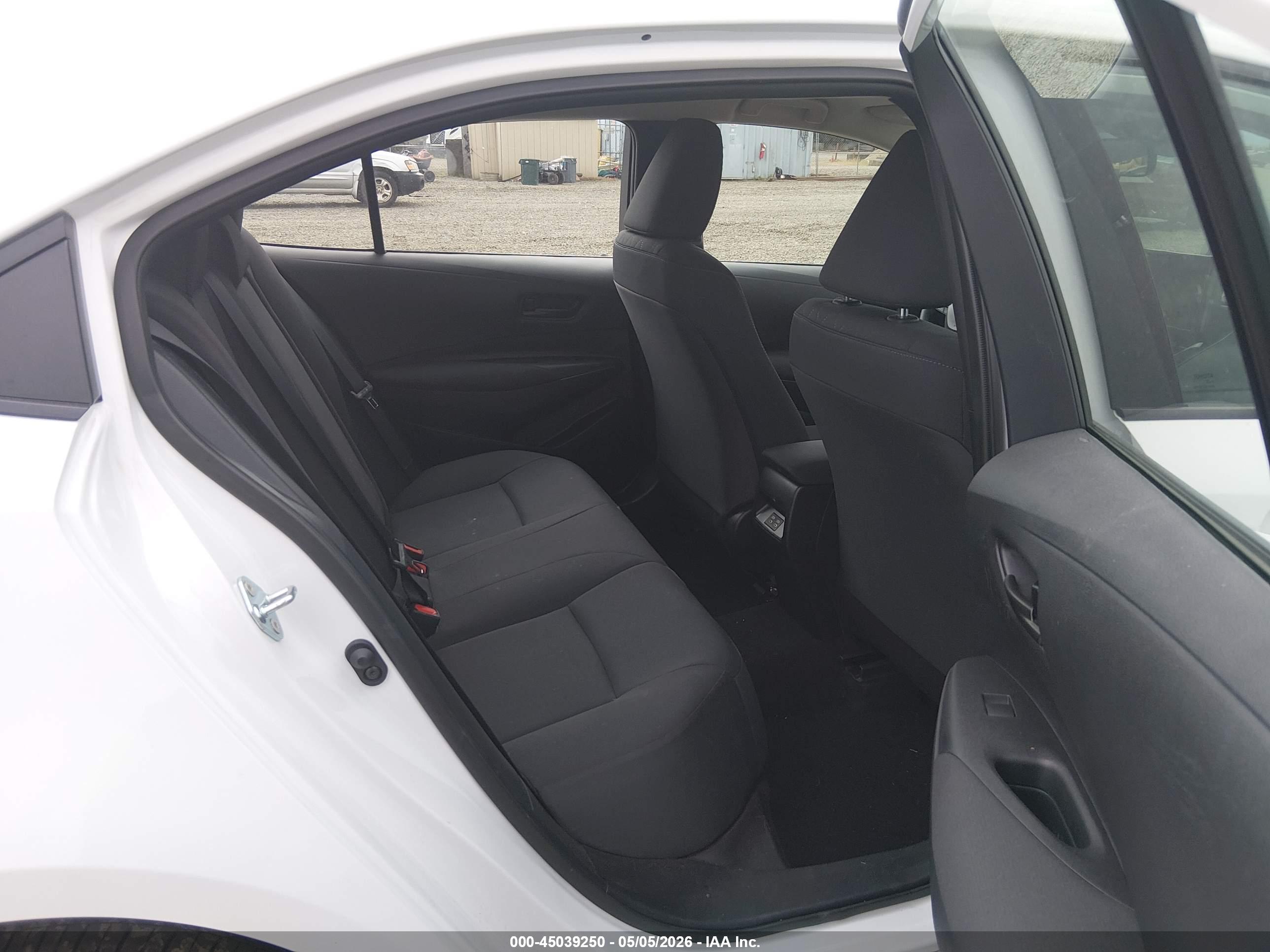 TOYOTA COROLLA image 8