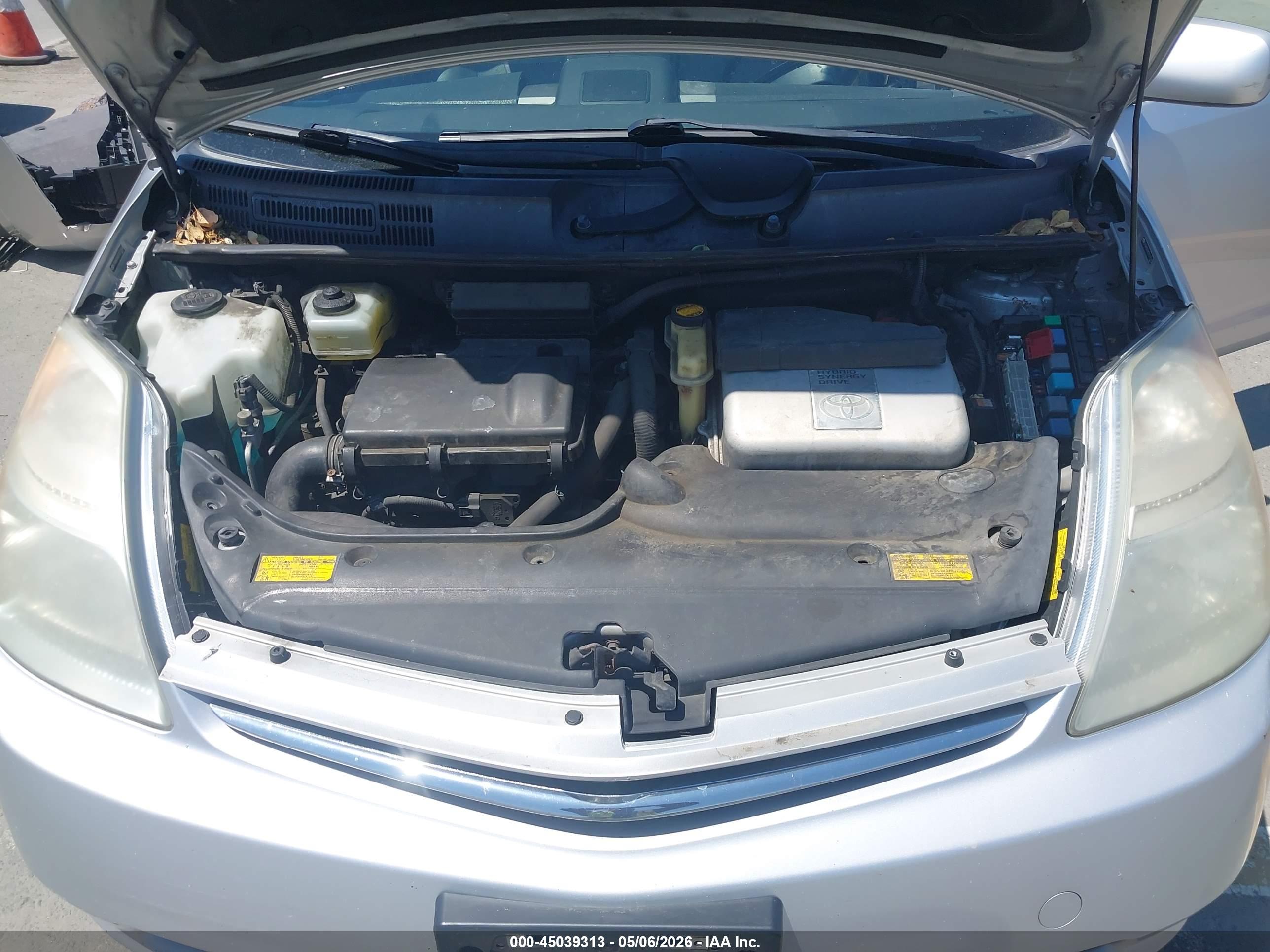TOYOTA PRIUS image 10