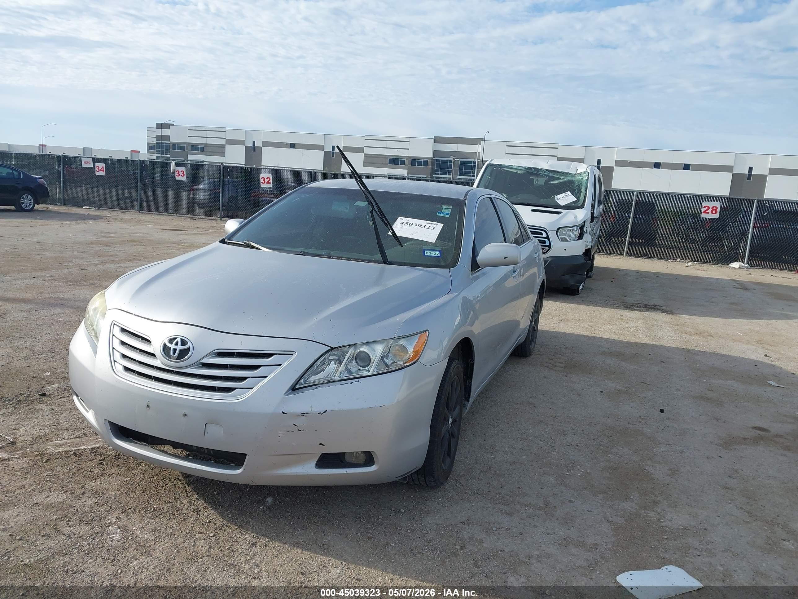 TOYOTA CAMRY image 2