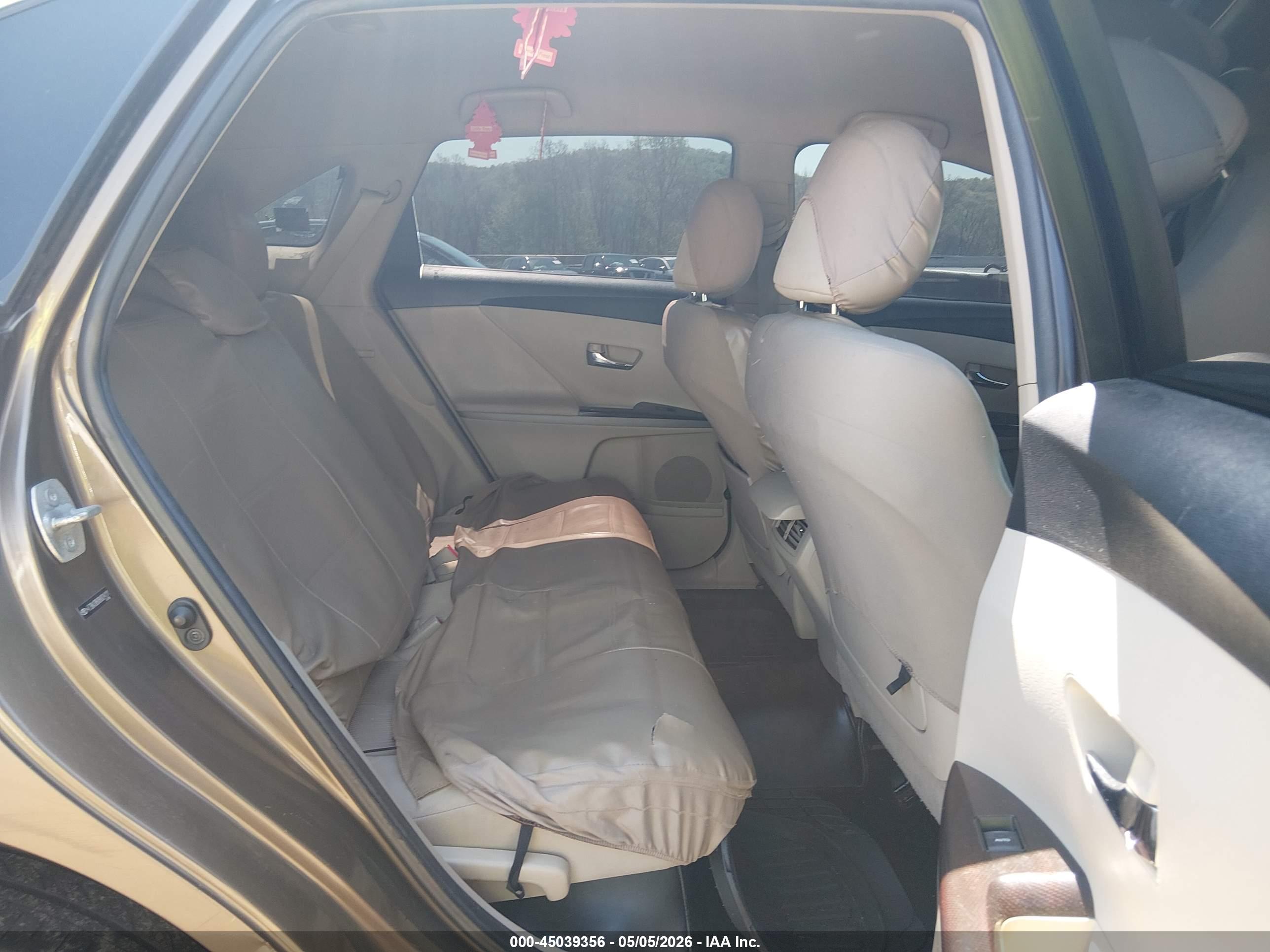 TOYOTA VENZA image 8