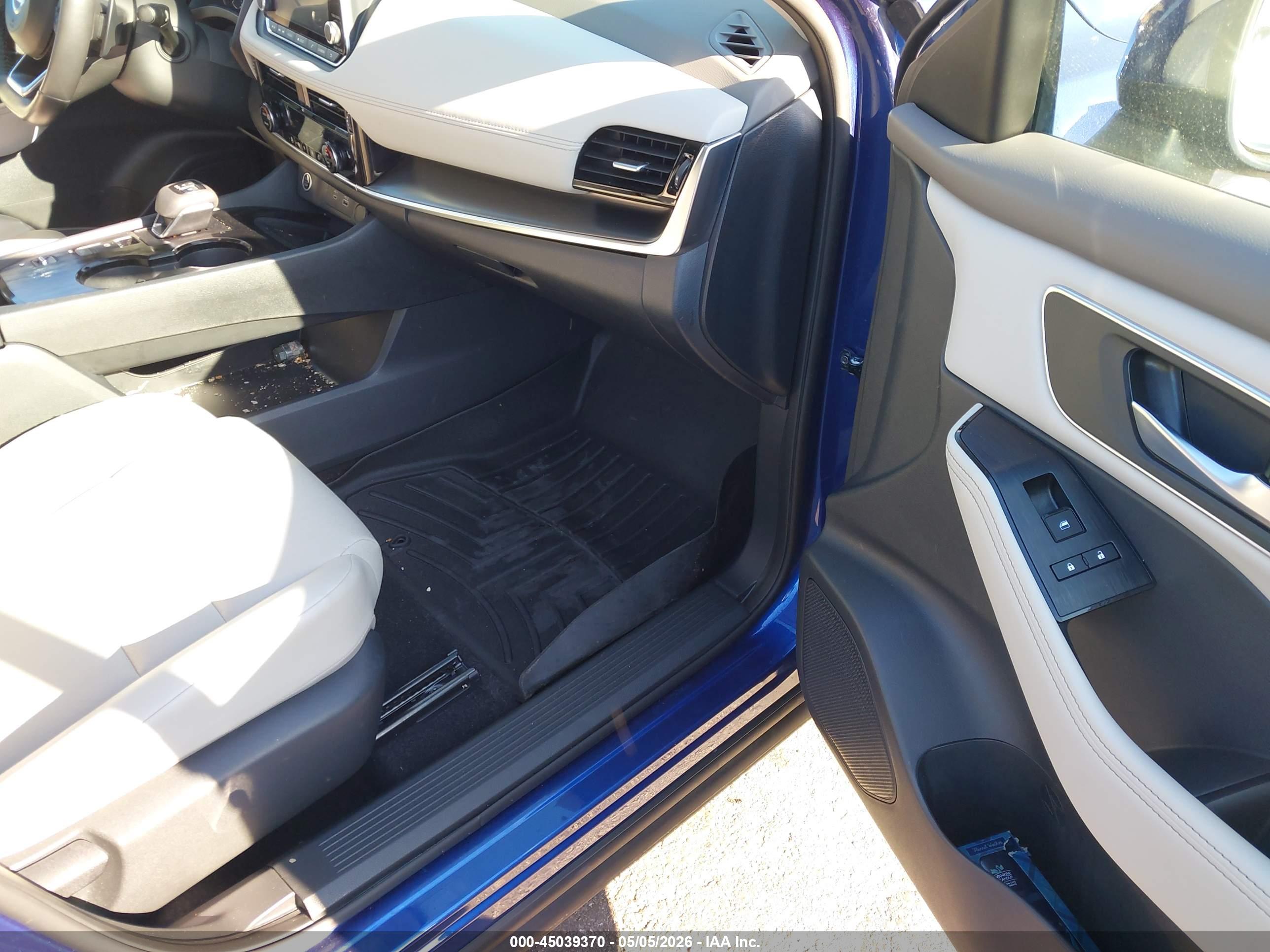 NISSAN ROGUE image 5