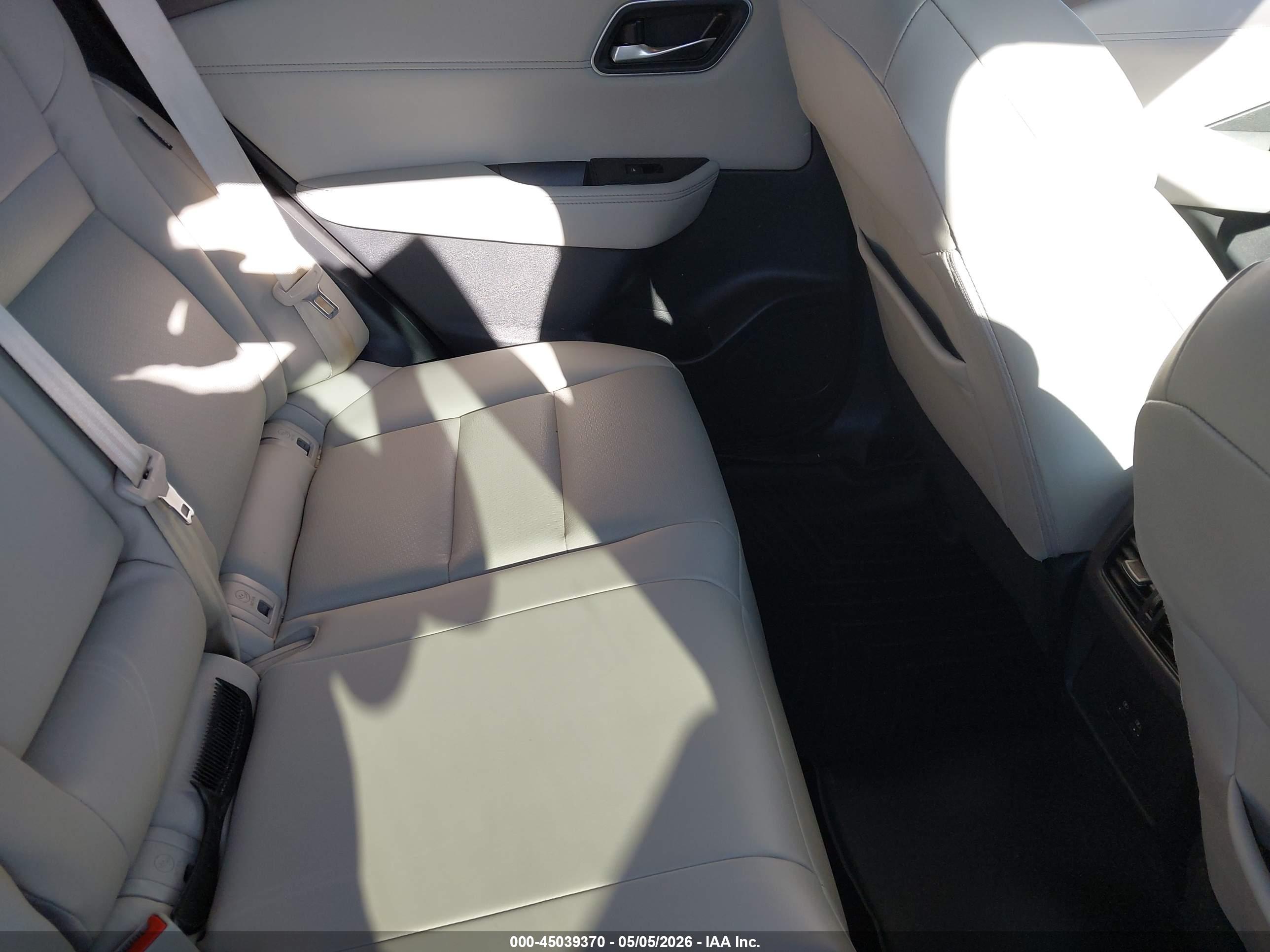 NISSAN ROGUE image 8