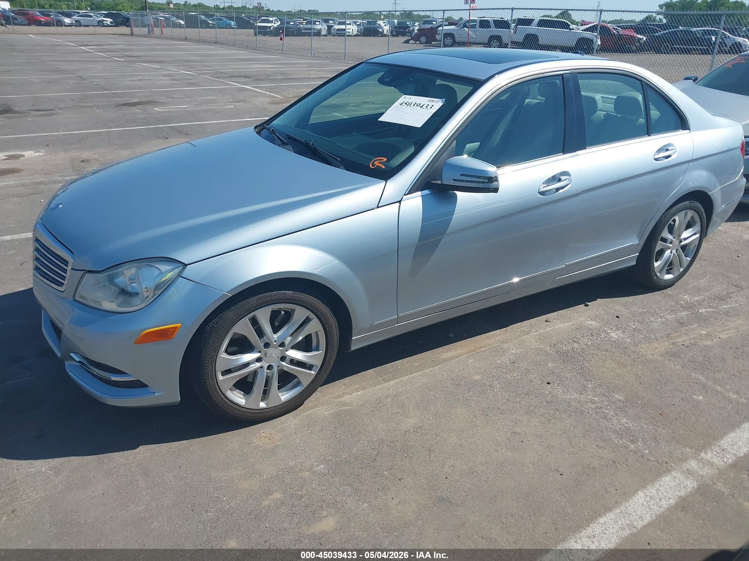 MERCEDES-BENZ C image 2