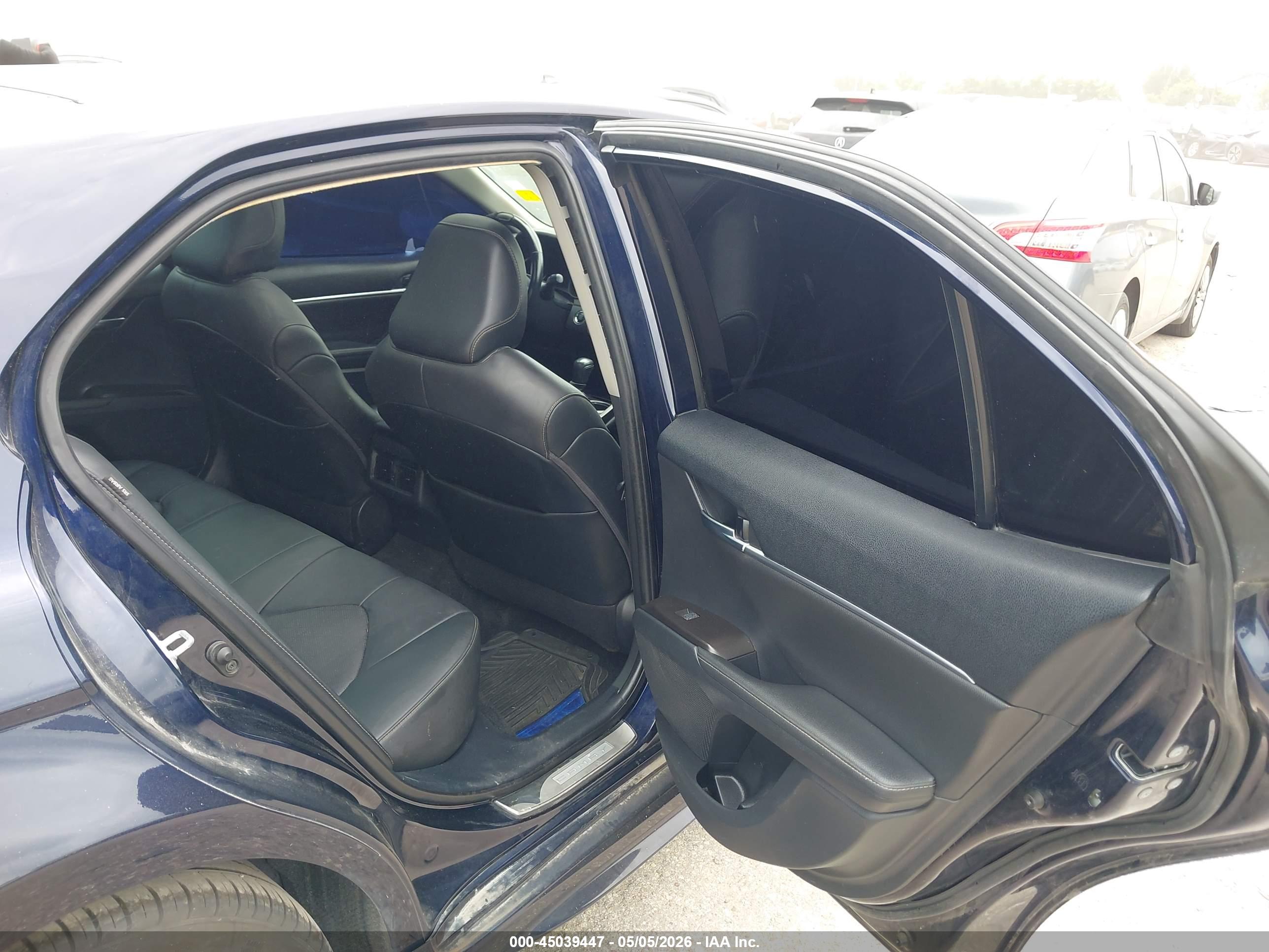 TOYOTA CAMRY image 8
