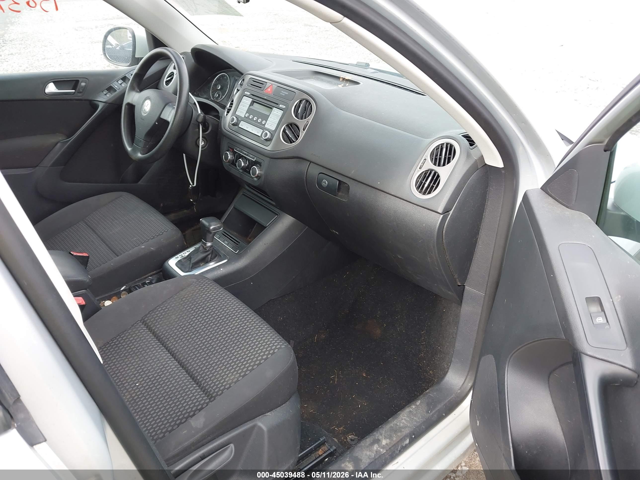 VOLKSWAGEN TIGUAN image 5