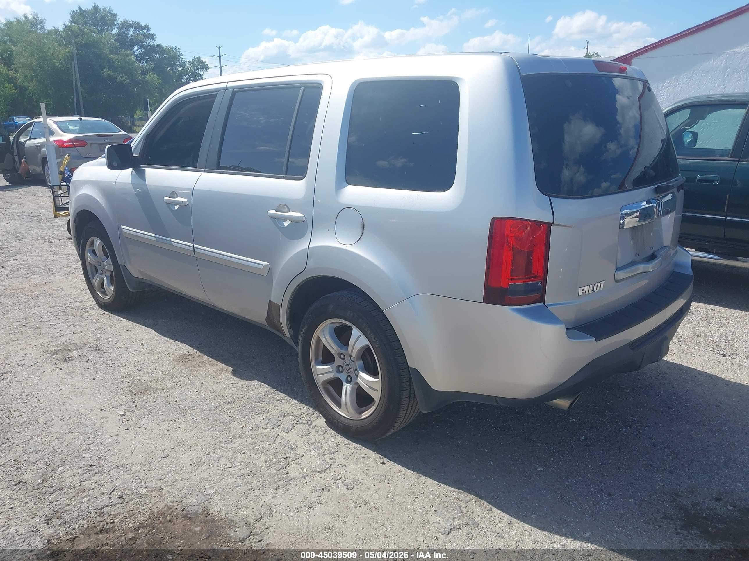 HONDA PILOT image 3