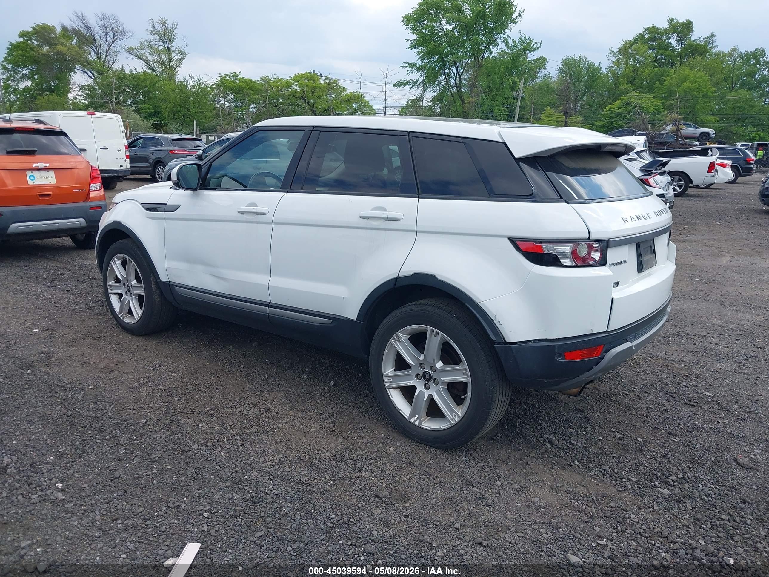 LAND ROVER image 3