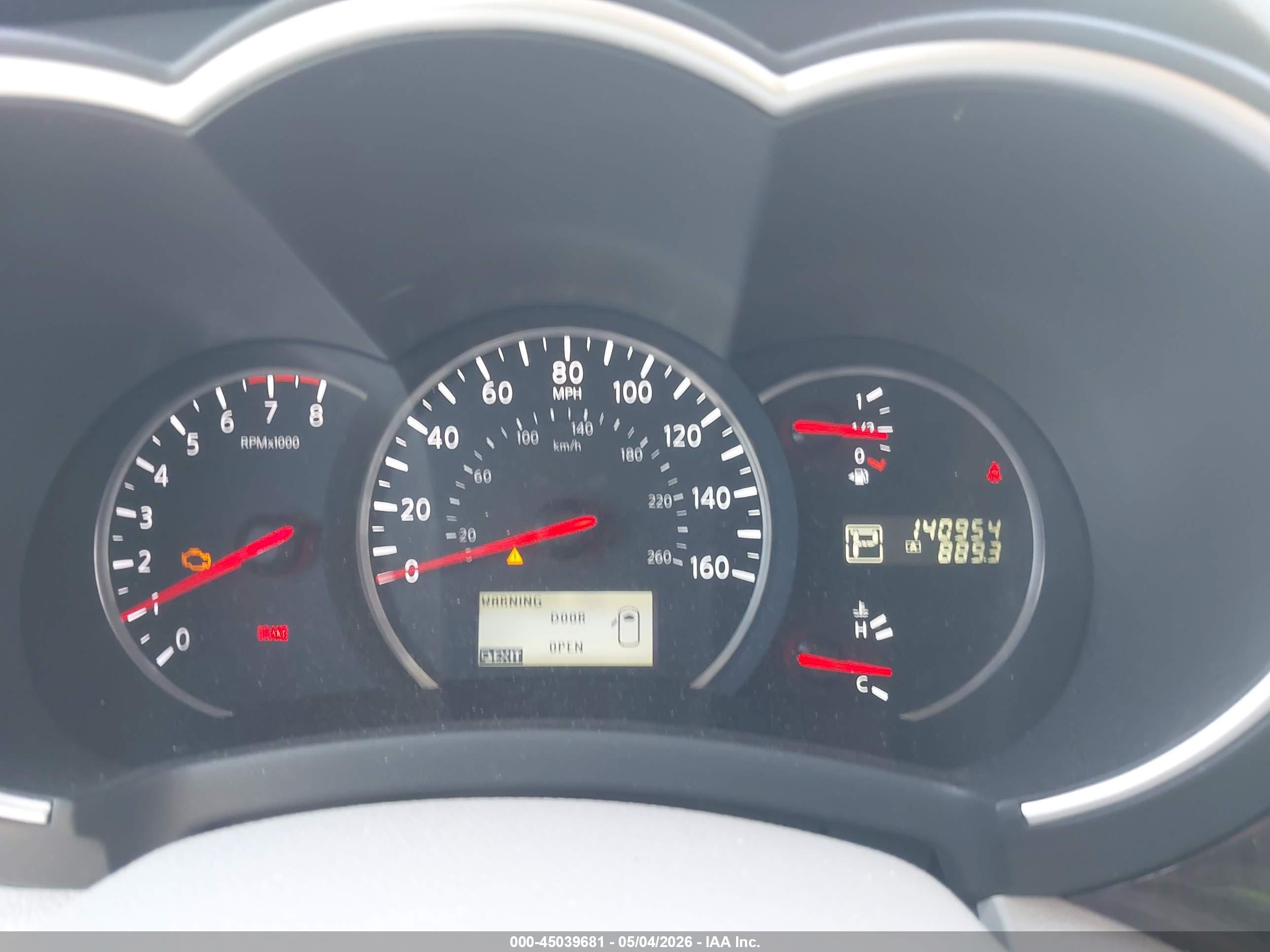 NISSAN QUEST image 7