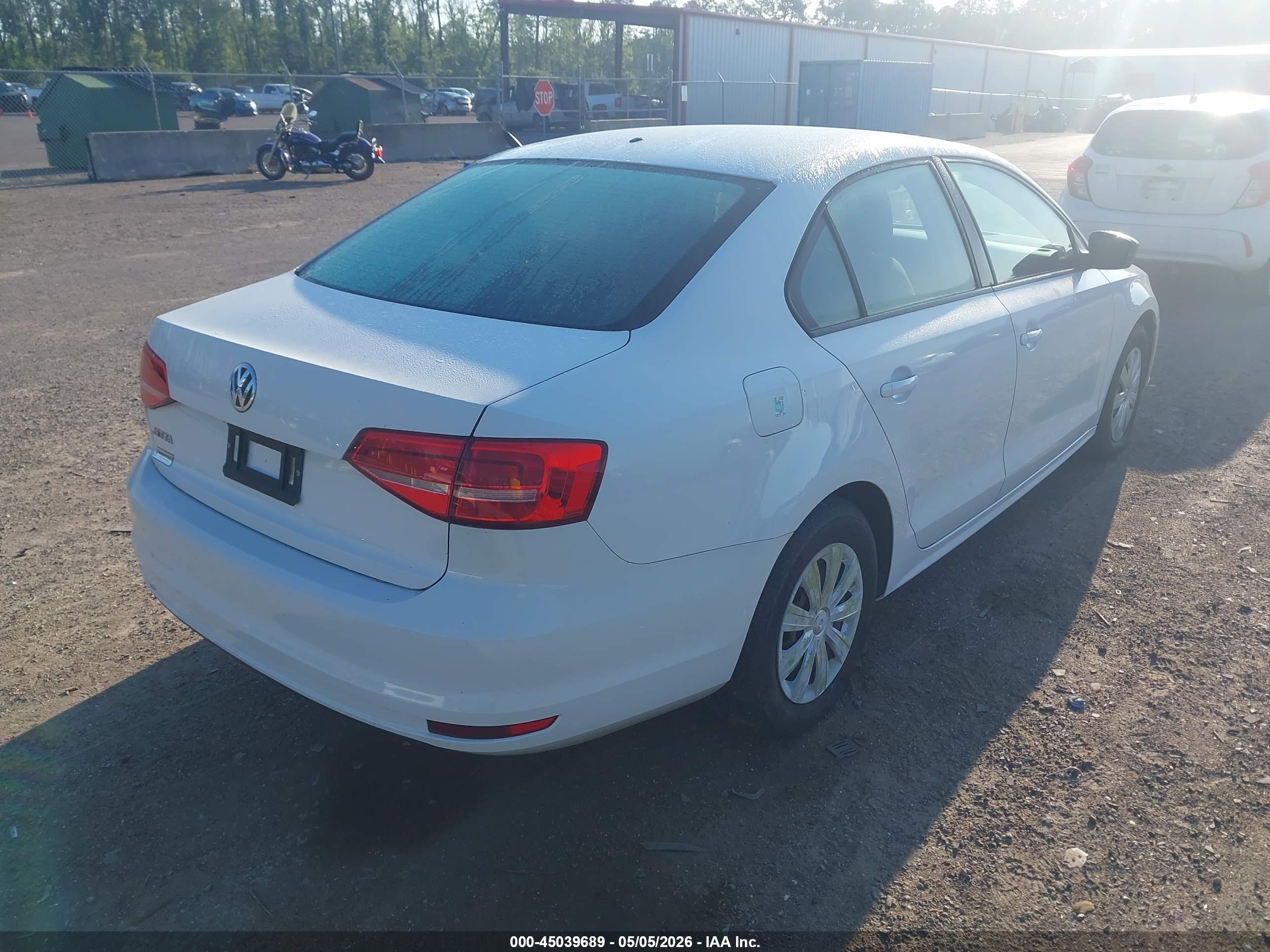 VOLKSWAGEN JETTA image 4