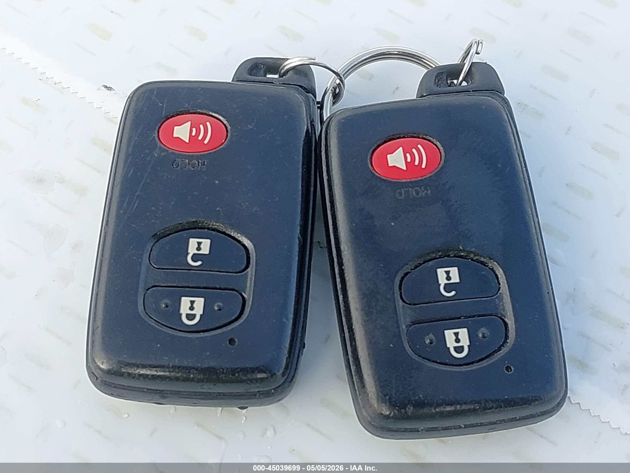 TOYOTA PRIUS image 11