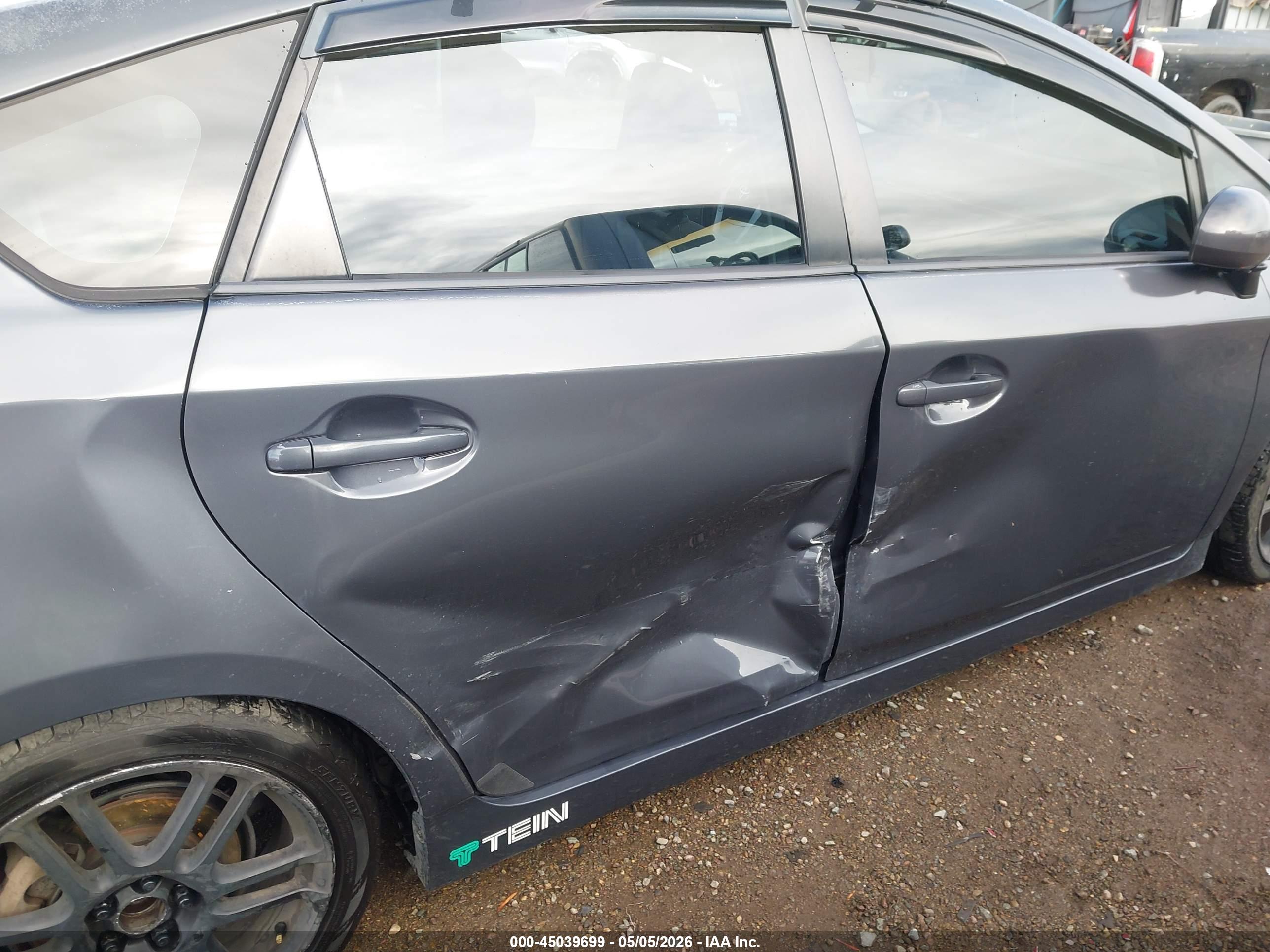 TOYOTA PRIUS image 6
