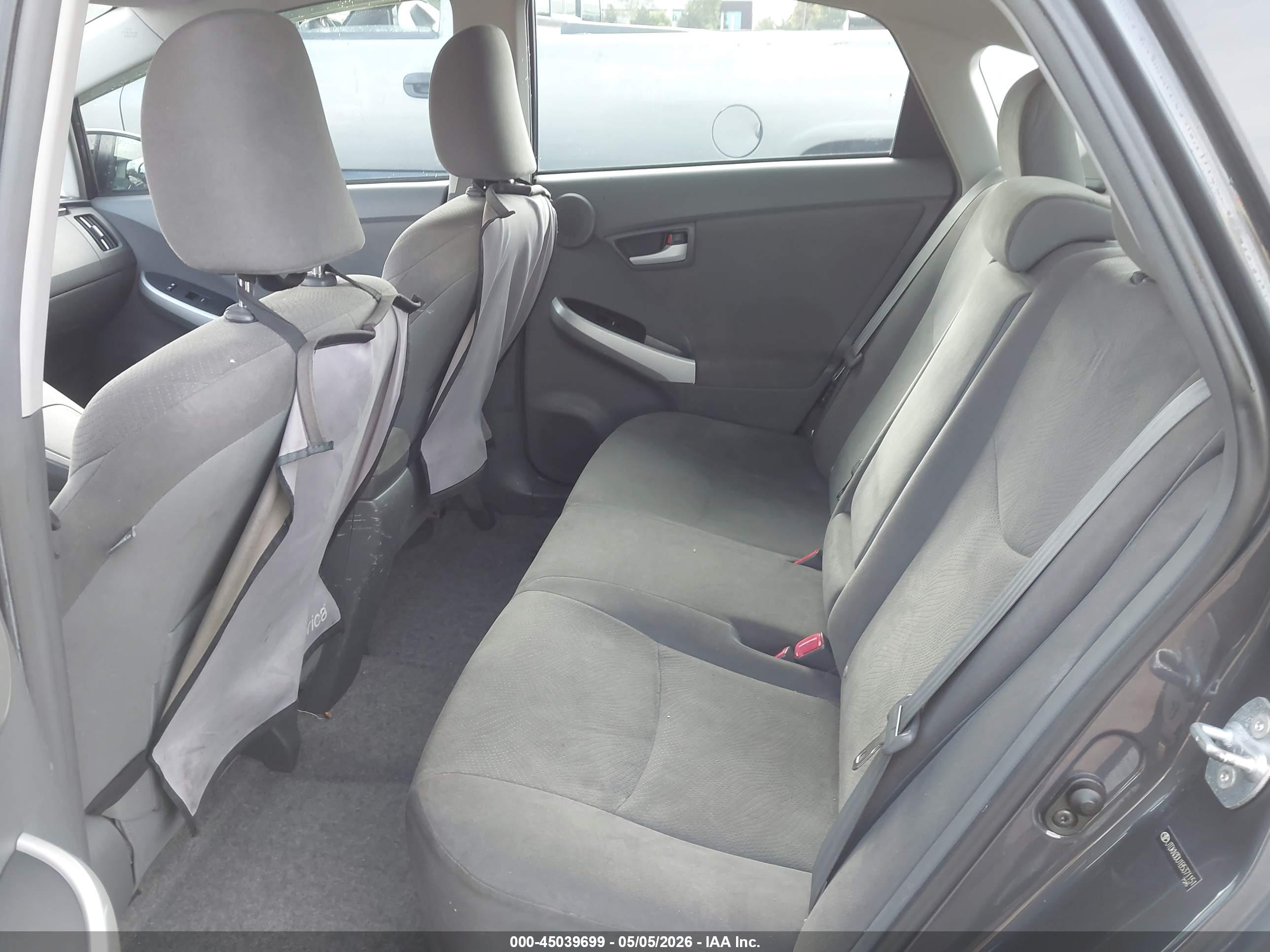 TOYOTA PRIUS image 8