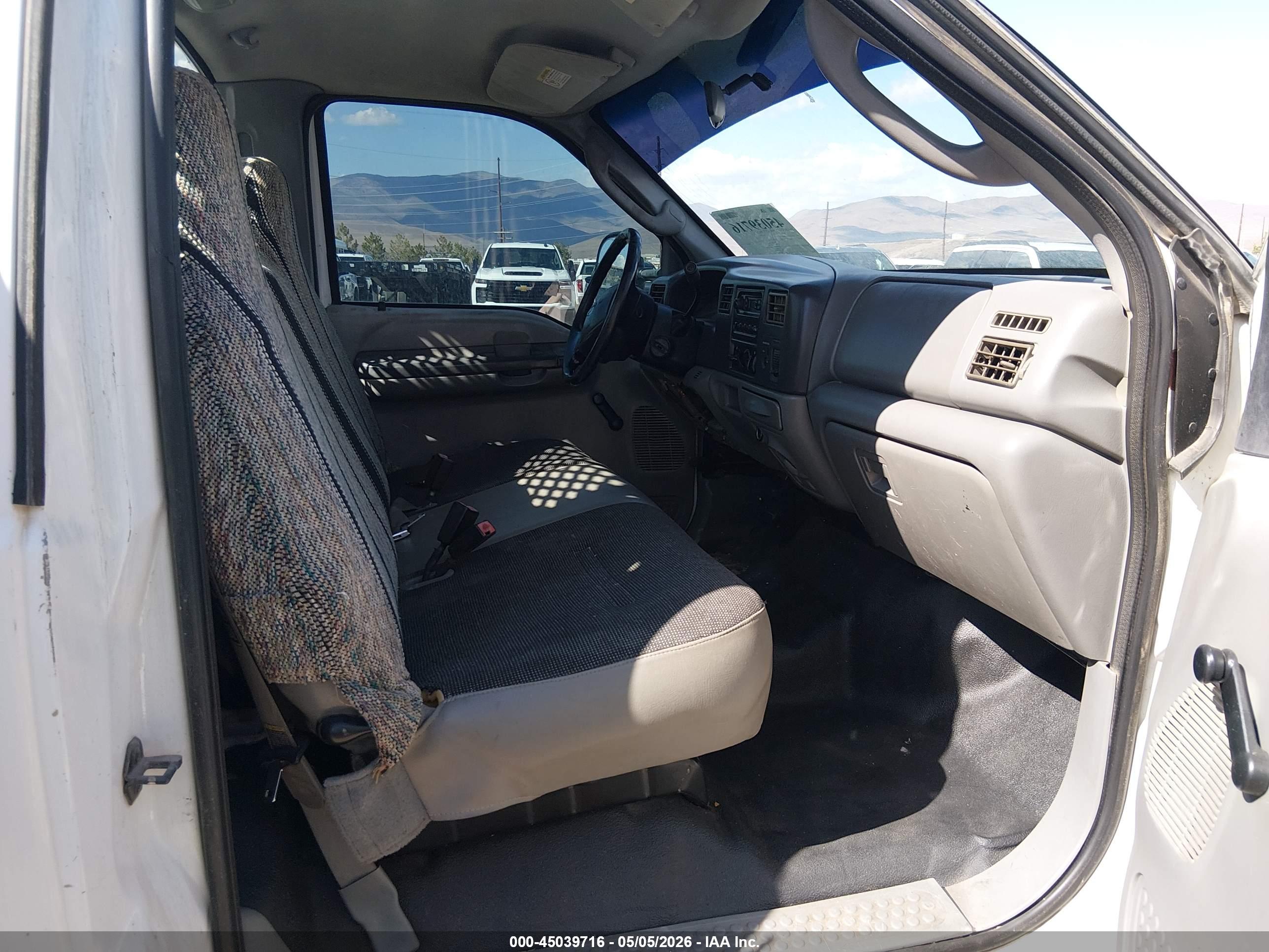 FORD F-450 image 7