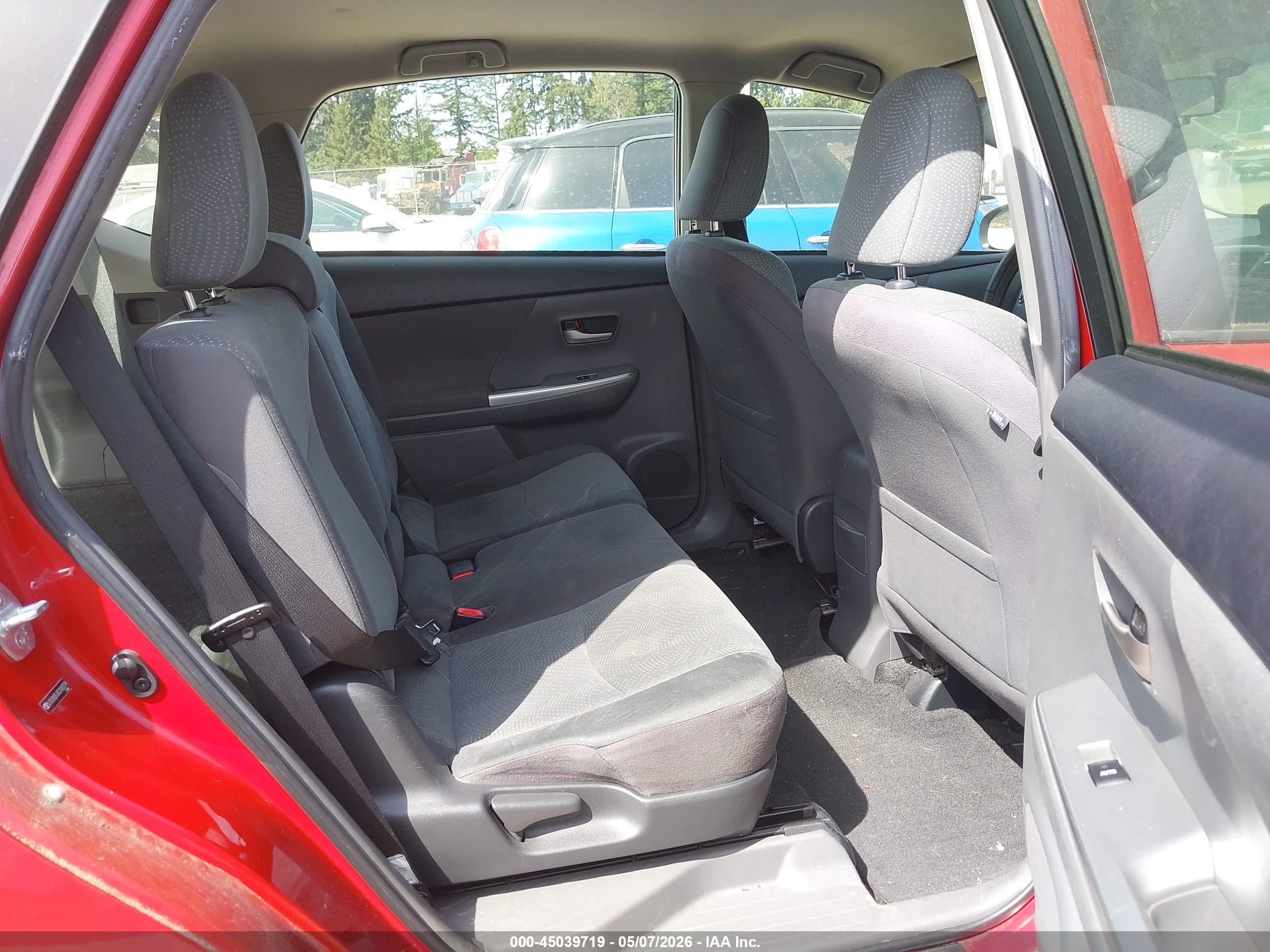 TOYOTA PRIUS image 8