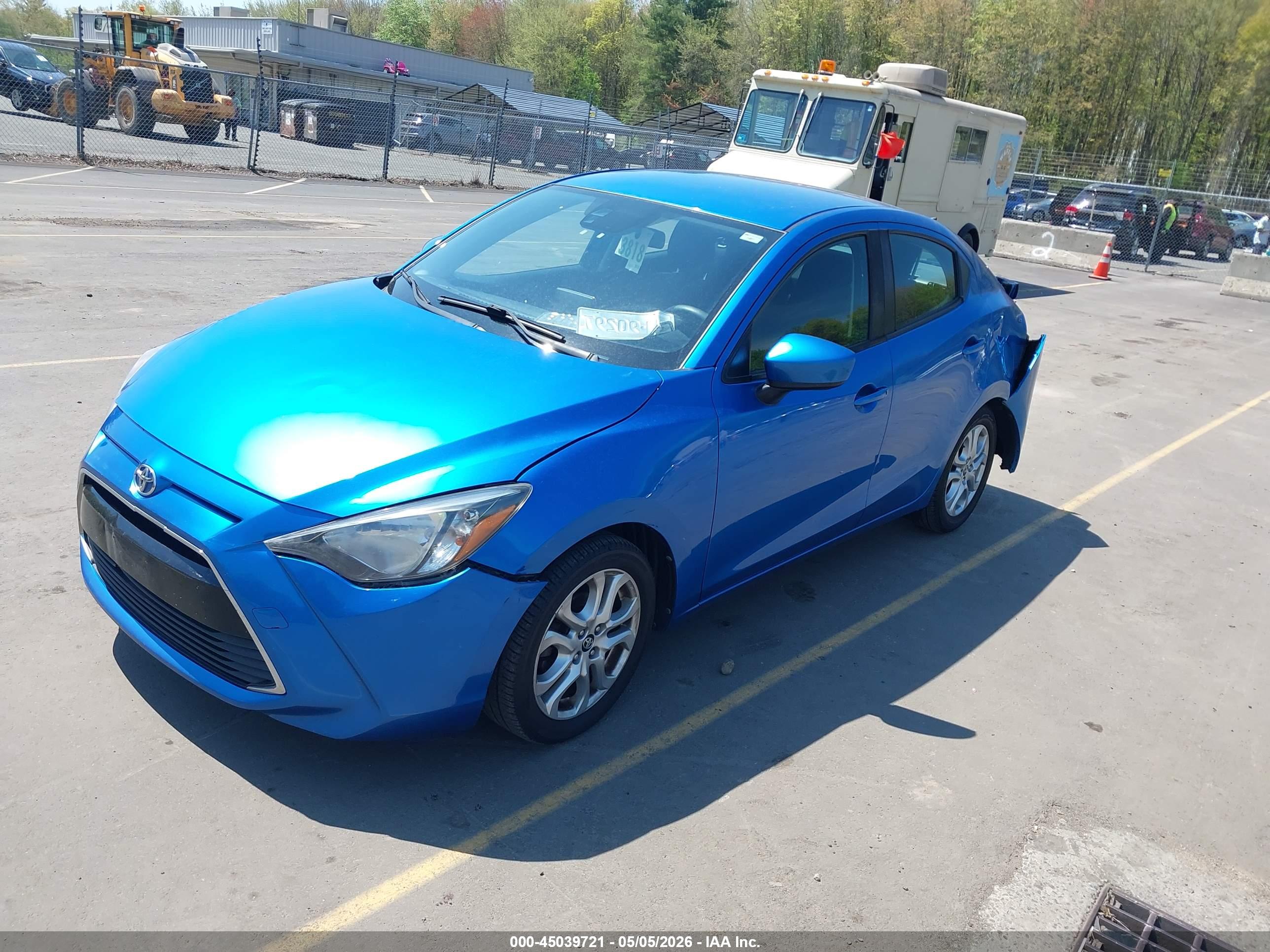 TOYOTA YARIS image 2