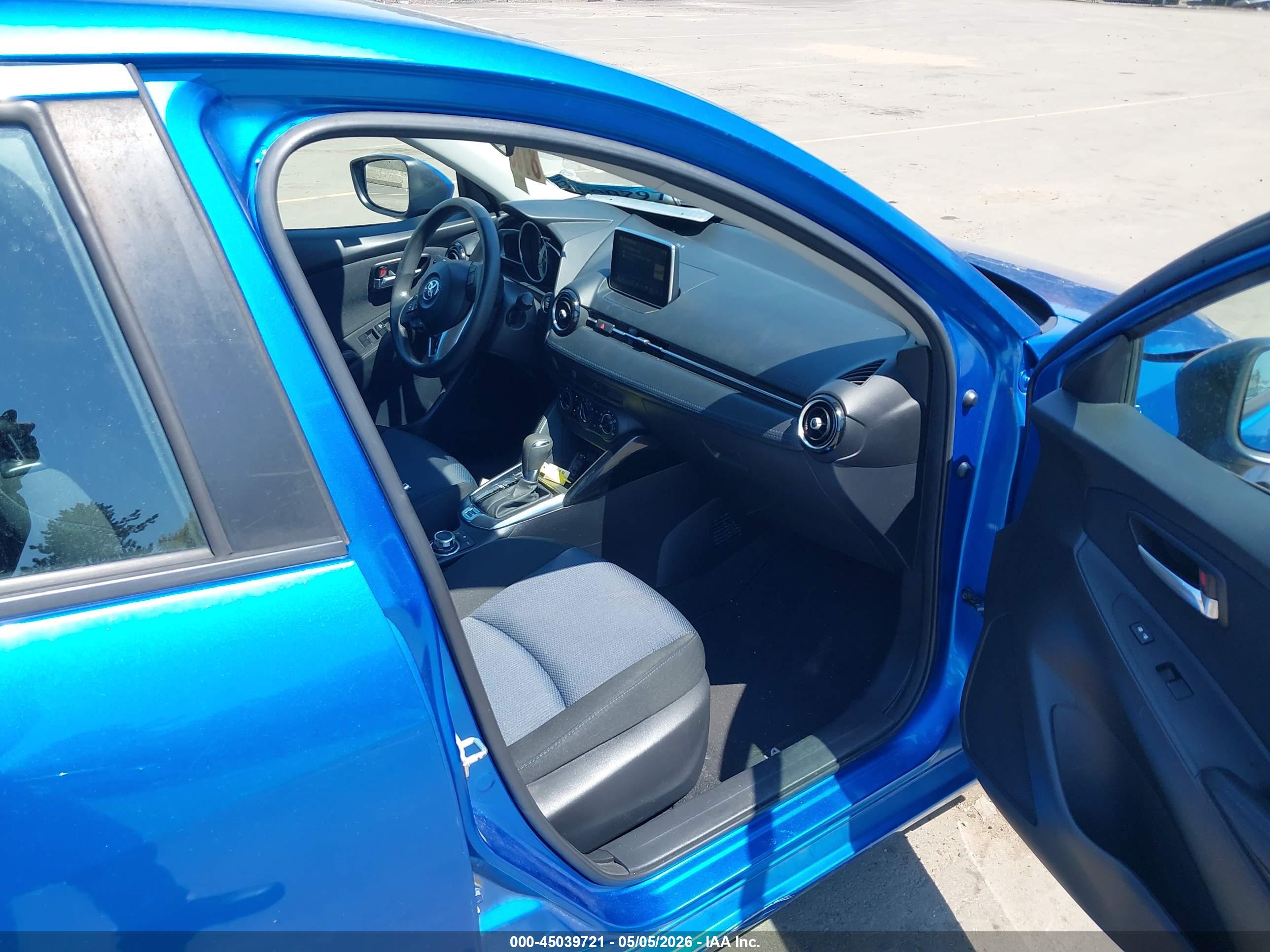 TOYOTA YARIS image 5