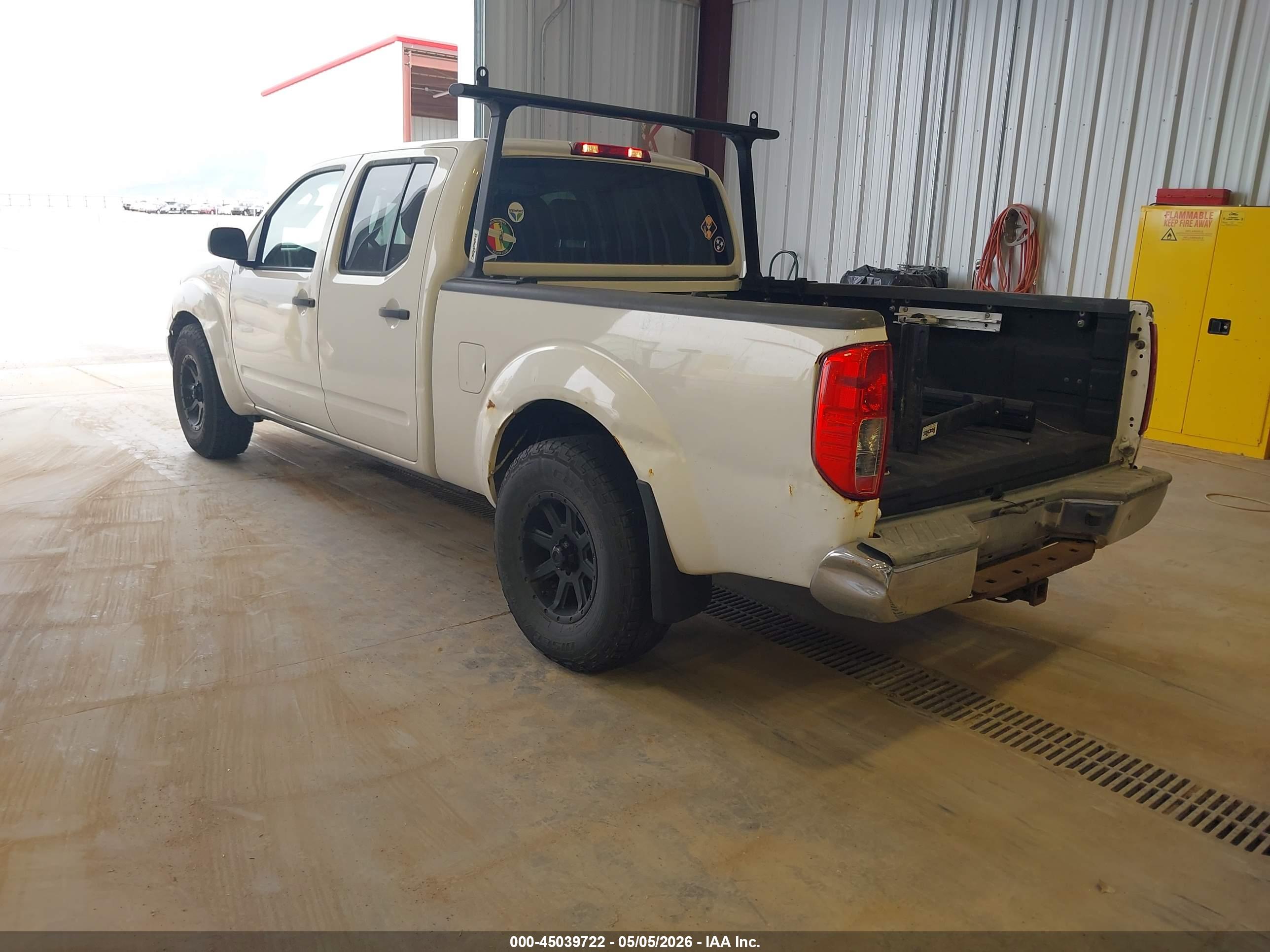NISSAN FRONTIER image 3