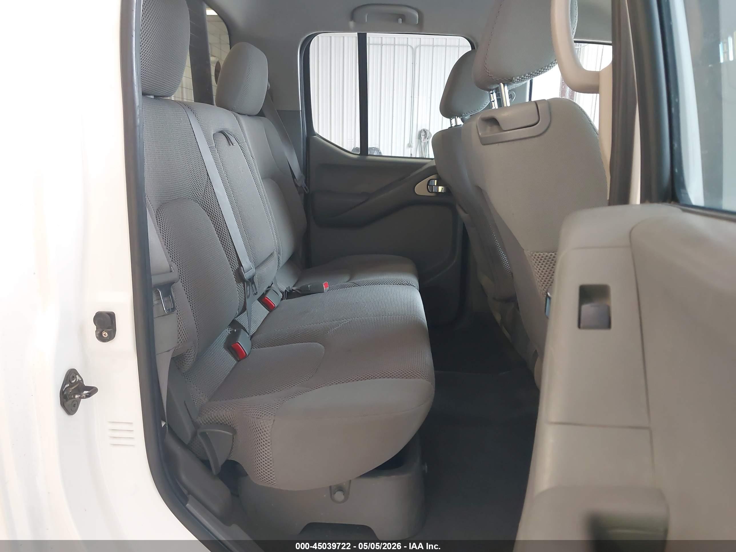 NISSAN FRONTIER image 8