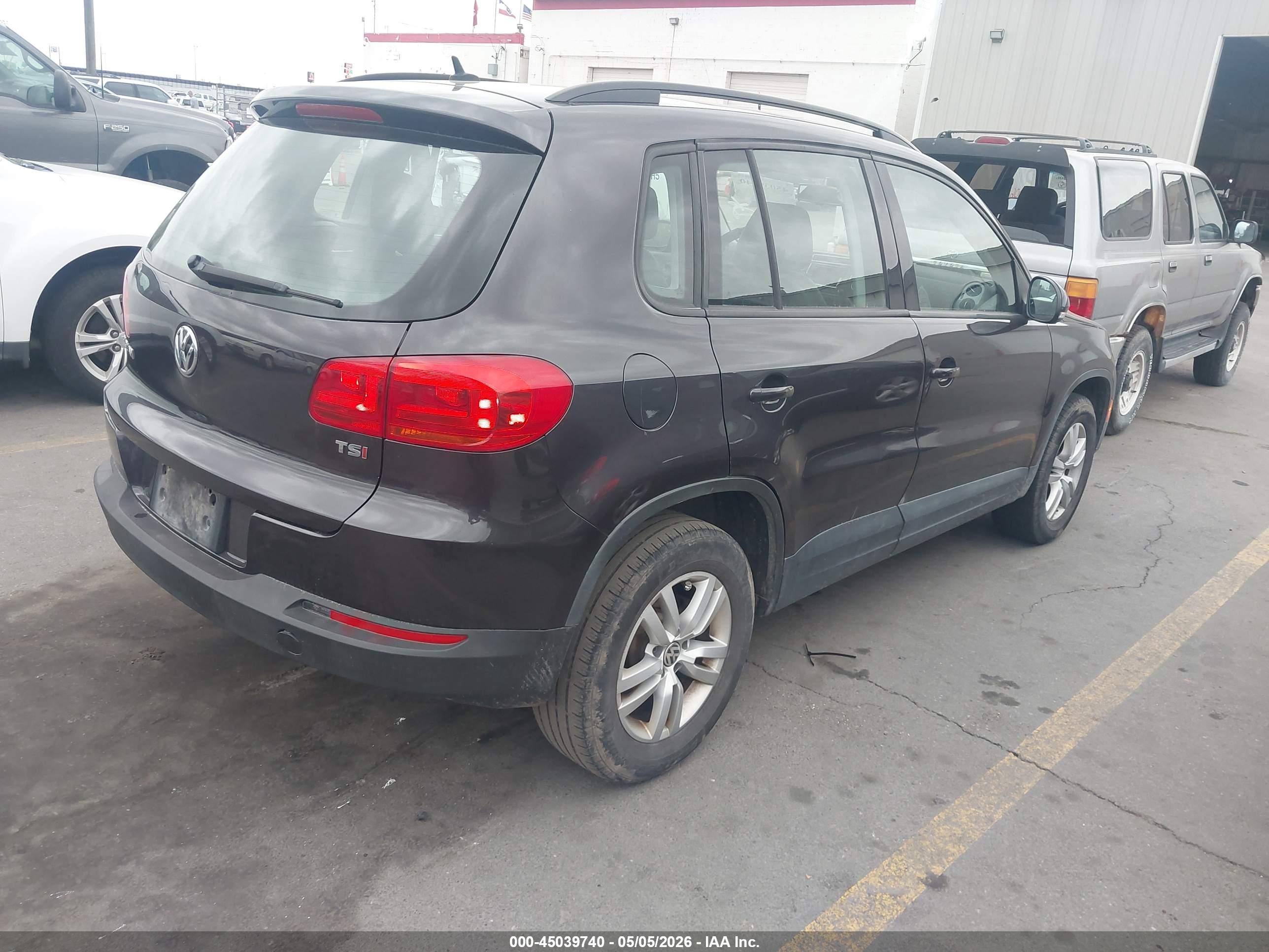 VOLKSWAGEN TIGUAN image 4