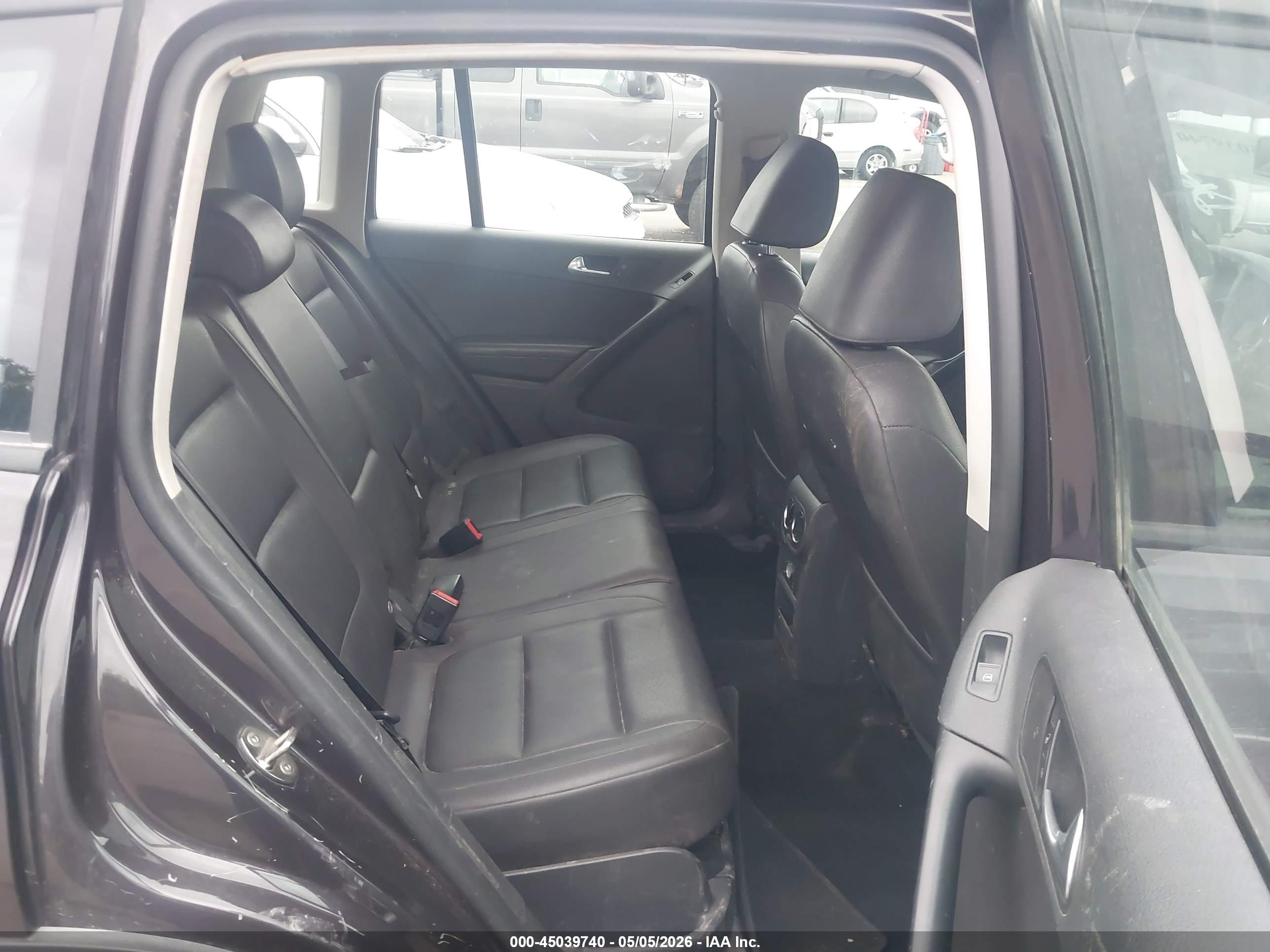 VOLKSWAGEN TIGUAN image 8