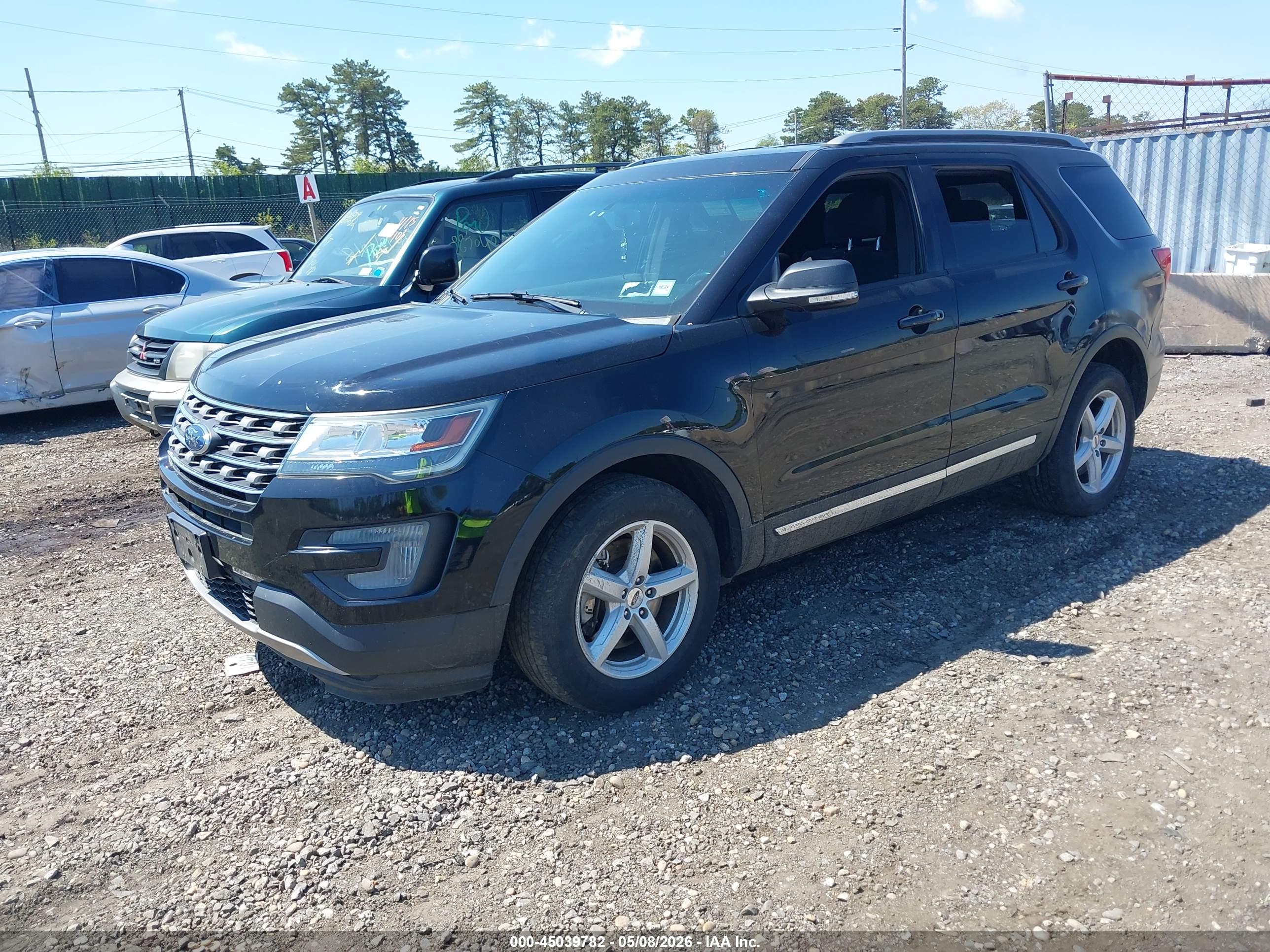 FORD EXPLORER image 2