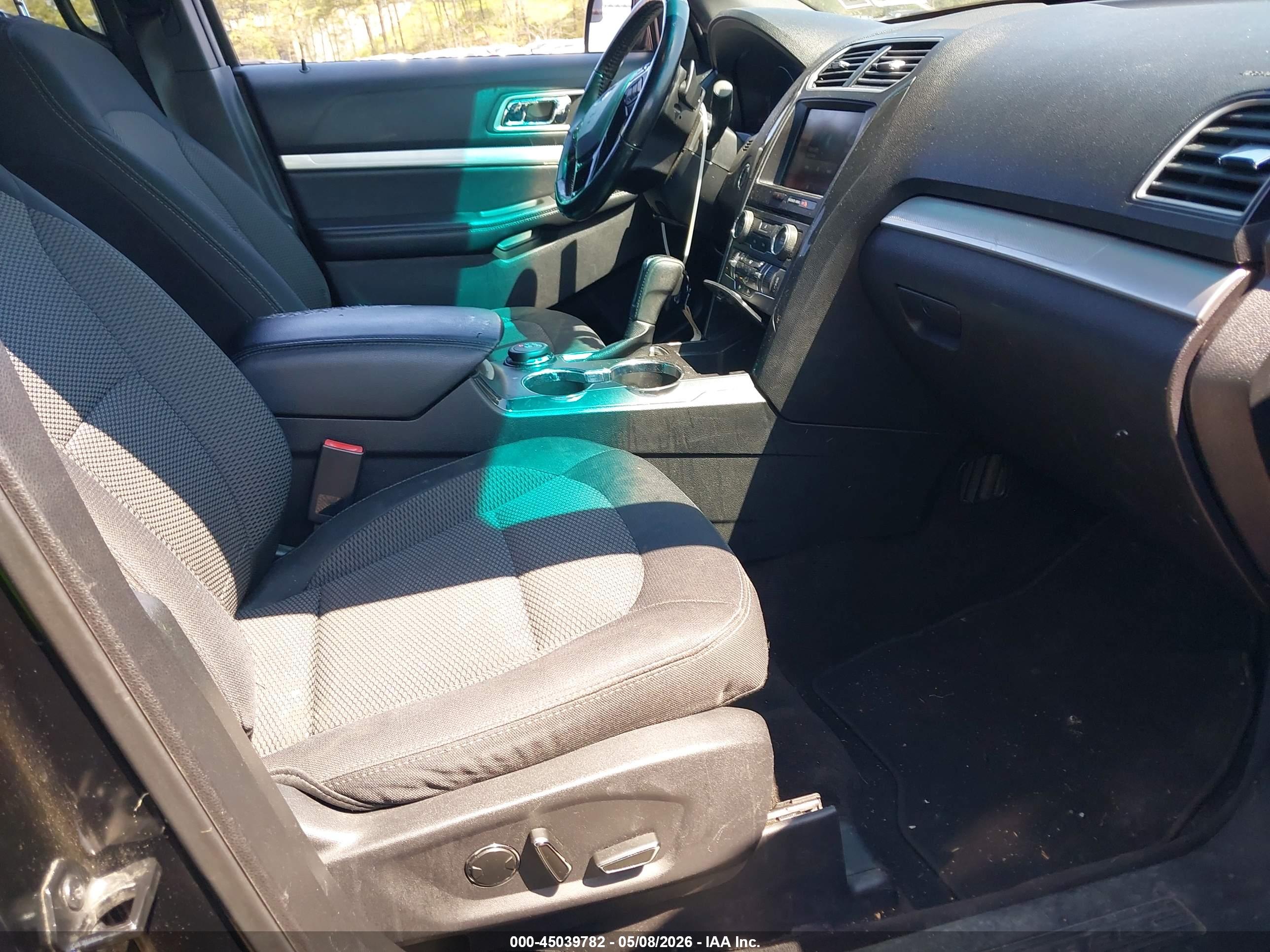 FORD EXPLORER image 5
