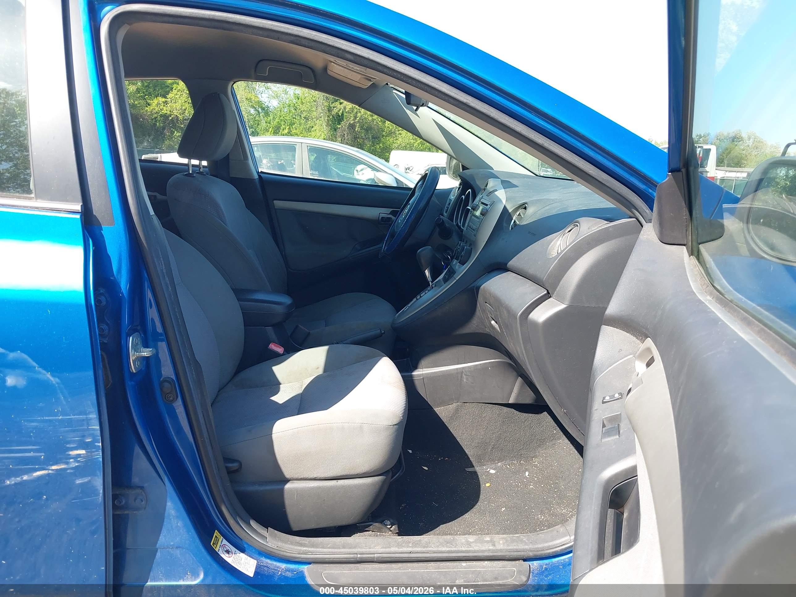 TOYOTA MATRIX image 5
