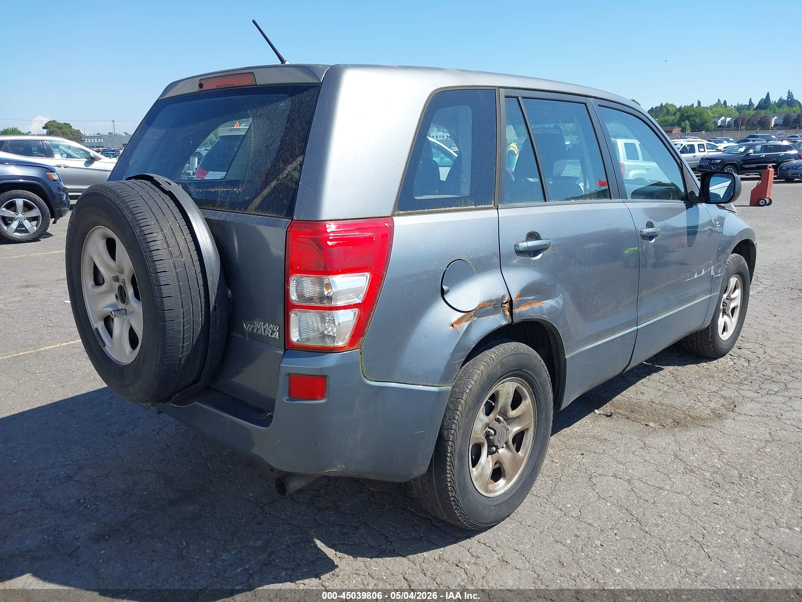 SUZUKI GRAND image 4