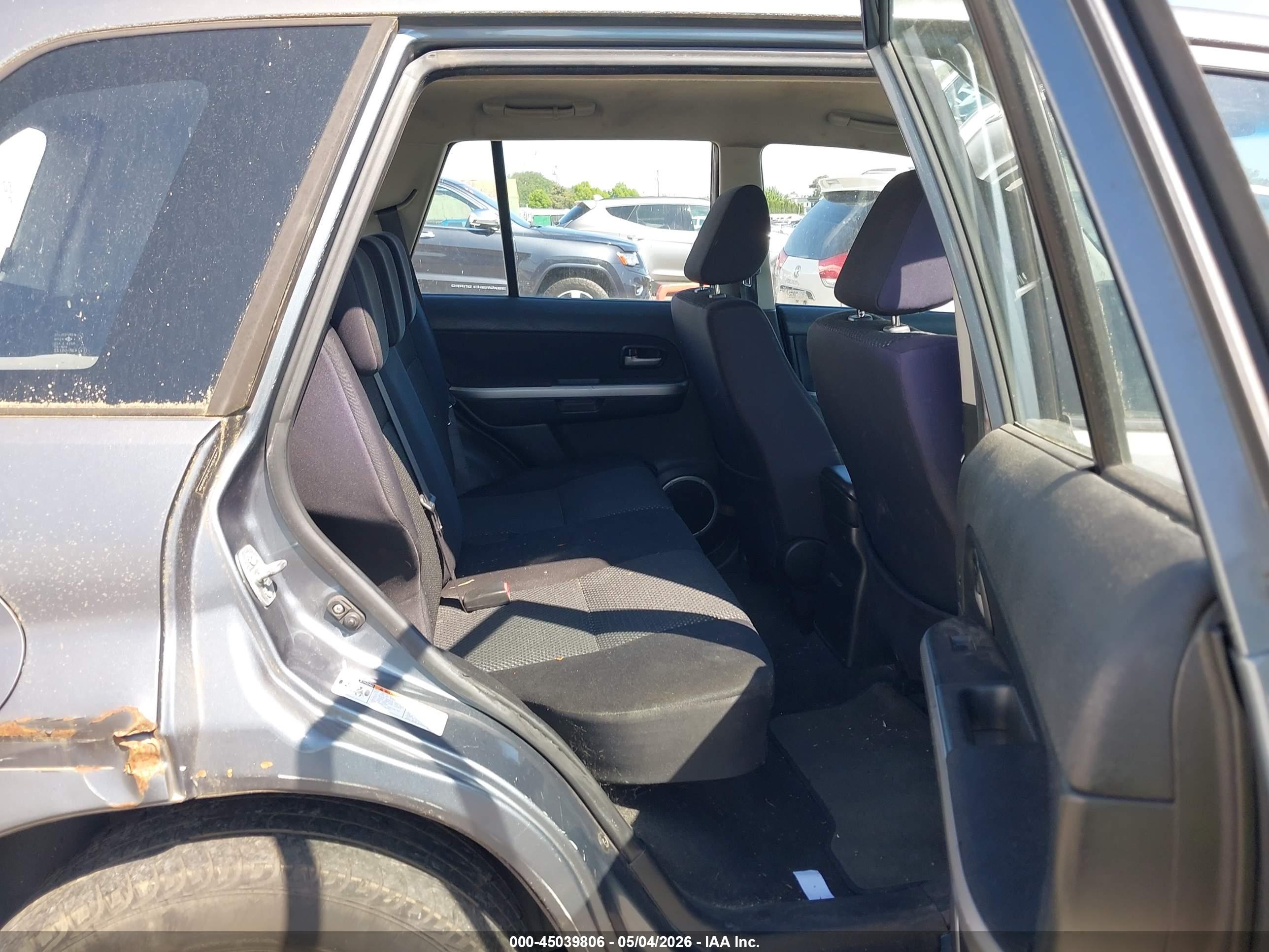 SUZUKI GRAND image 8