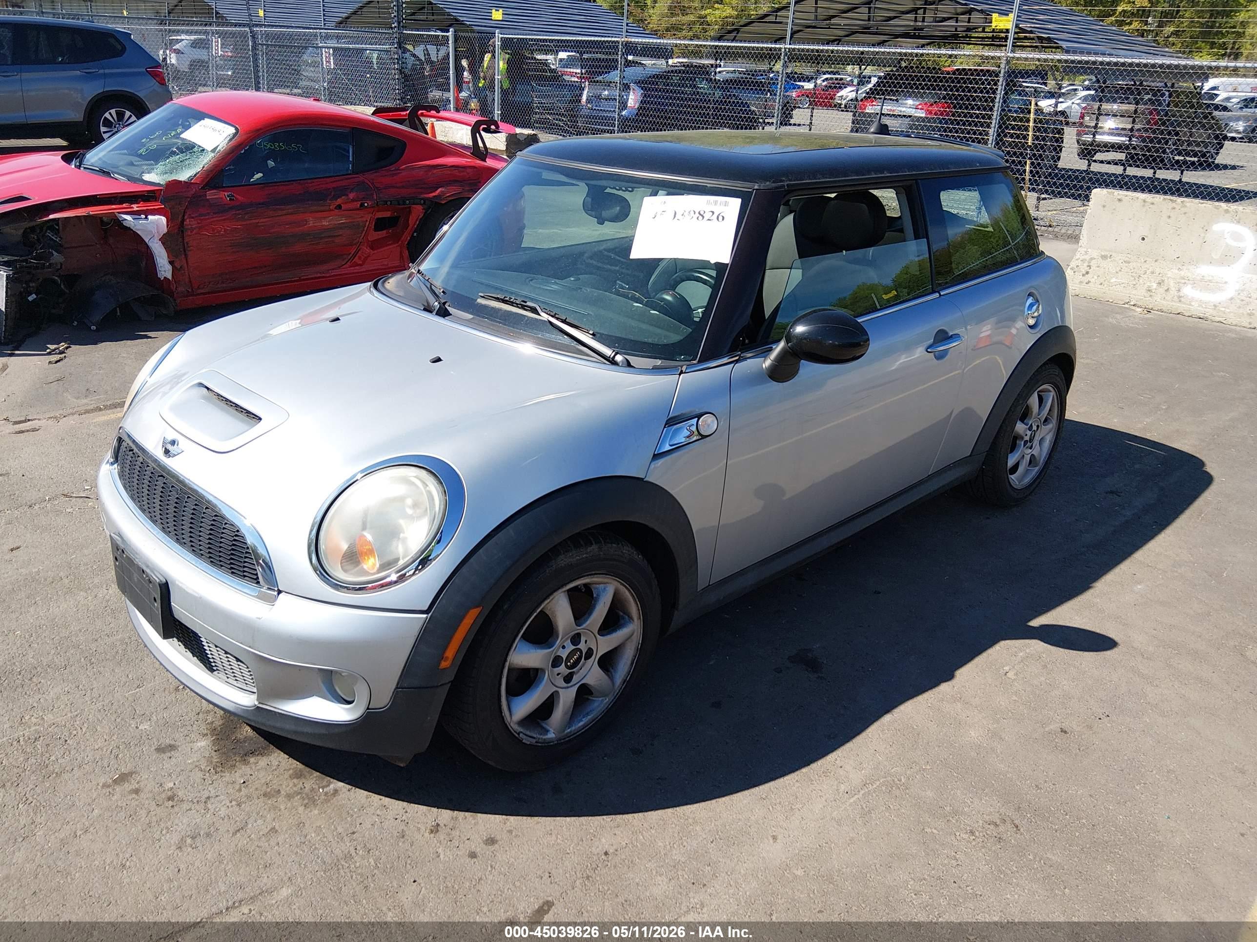 MINI COOPER image 2