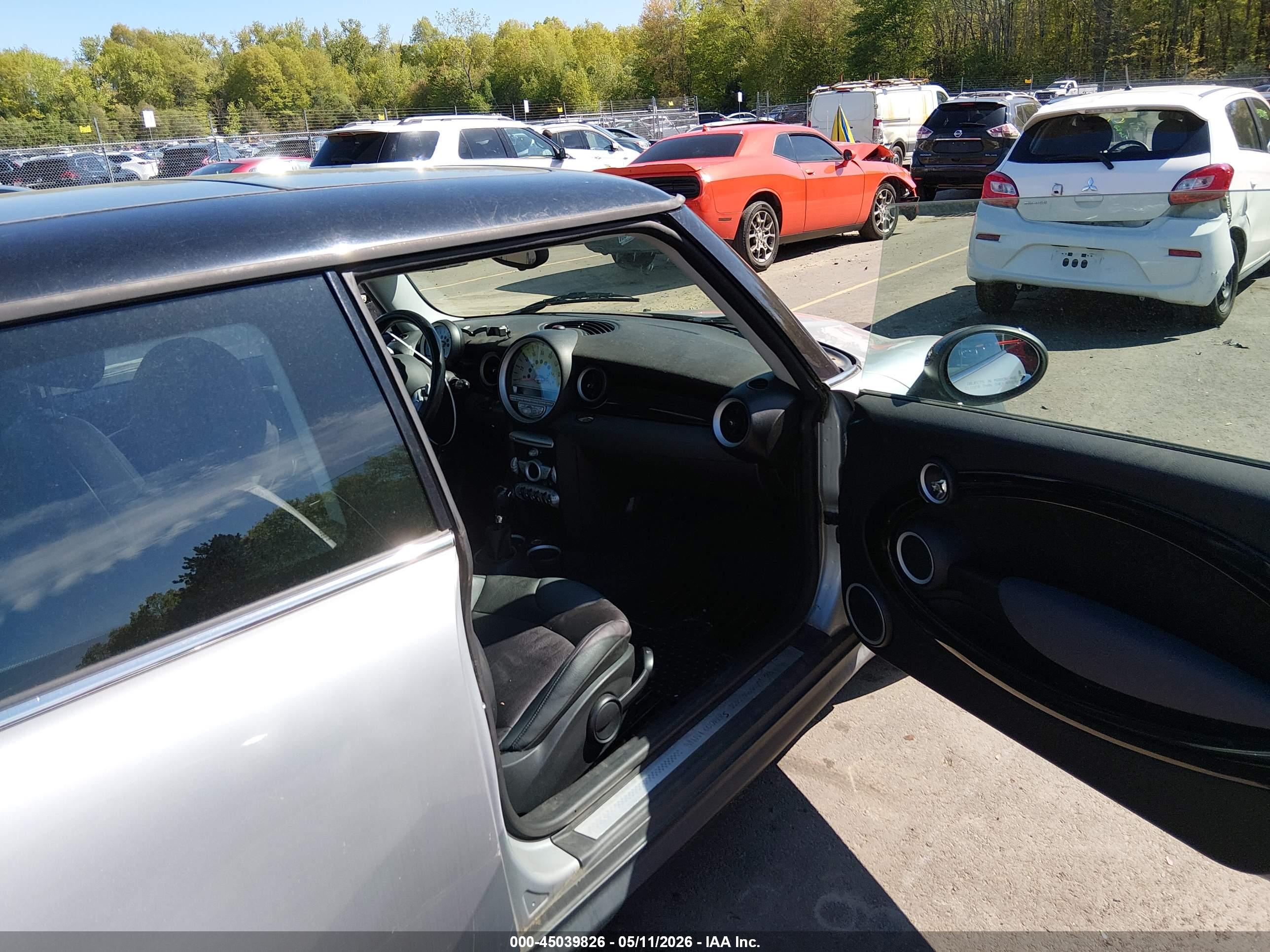 MINI COOPER image 5